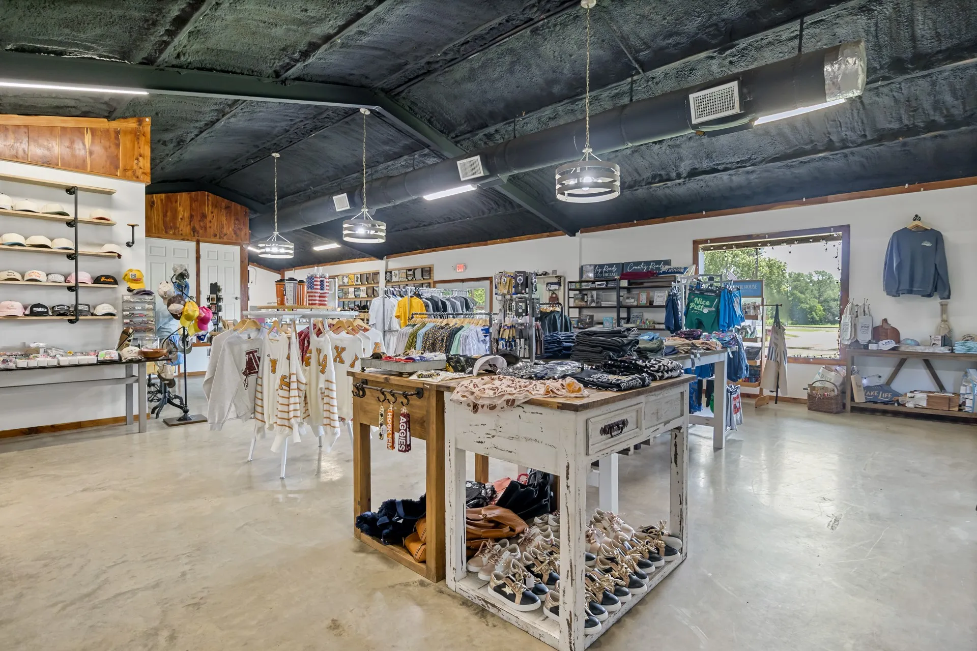 Retail For Sale in Camp County , 220 Quitman Street, Pittsburg, Texas 75686, 0, 0, Garage spaces, 0 Sqft, built in 2022, mls#21319522, Real Estate Agent in Pittsburg, Homes For Sale in Camp county, Homes For Sale in Pittsburg, Realtor in Pittsburg Texas, Real Estate Brokerage Independent Realty Texas, Luminita Cordes Realtor