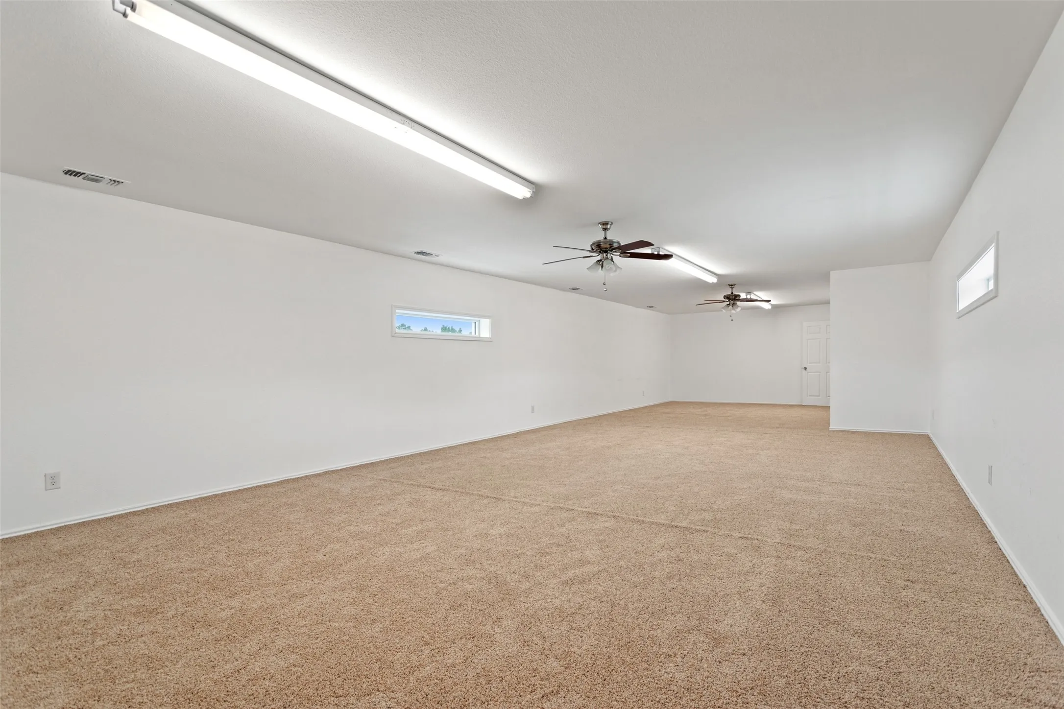 Farm For Sale in Titus County , 672 County Road 4960, Pittsburg, Texas 75686, 3 Bedroom, 2 Bathroom, Garage spaces, 4,800 Sqft, built in 2013, mls#21319548, Real Estate Agent in Pittsburg, Homes For Sale in Titus county, Homes For Sale in Pittsburg, Realtor in Pittsburg Texas, Real Estate Brokerage Independent Realty Texas, Luminita Cordes Realtor