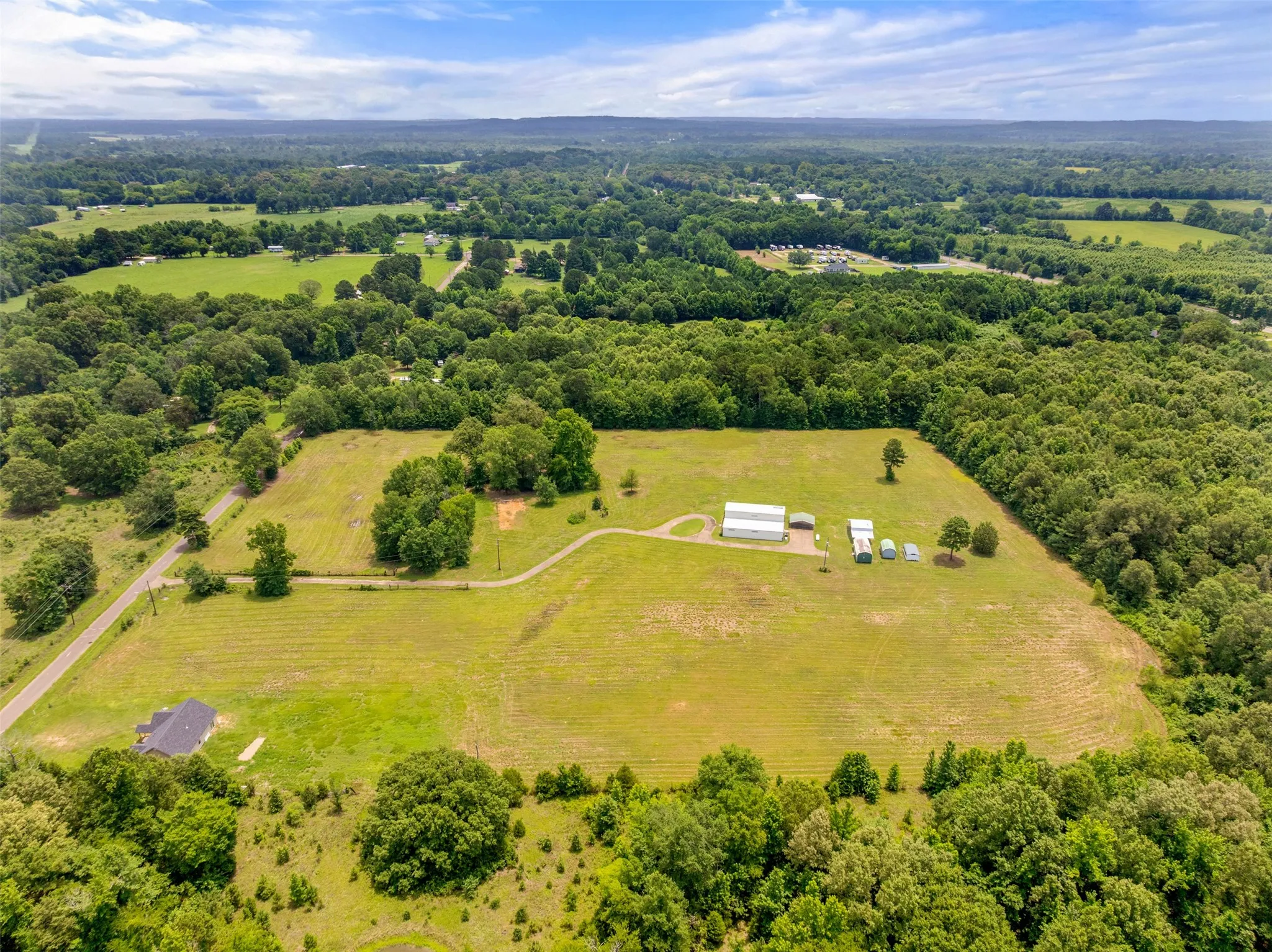 Farm For Sale in Titus County , 672 County Road 4960, Pittsburg, Texas 75686, 3 Bedroom, 2 Bathroom, Garage spaces, 4,800 Sqft, built in 2013, mls#21319548, Real Estate Agent in Pittsburg, Homes For Sale in Titus county, Homes For Sale in Pittsburg, Realtor in Pittsburg Texas, Real Estate Brokerage Independent Realty Texas, Luminita Cordes Realtor