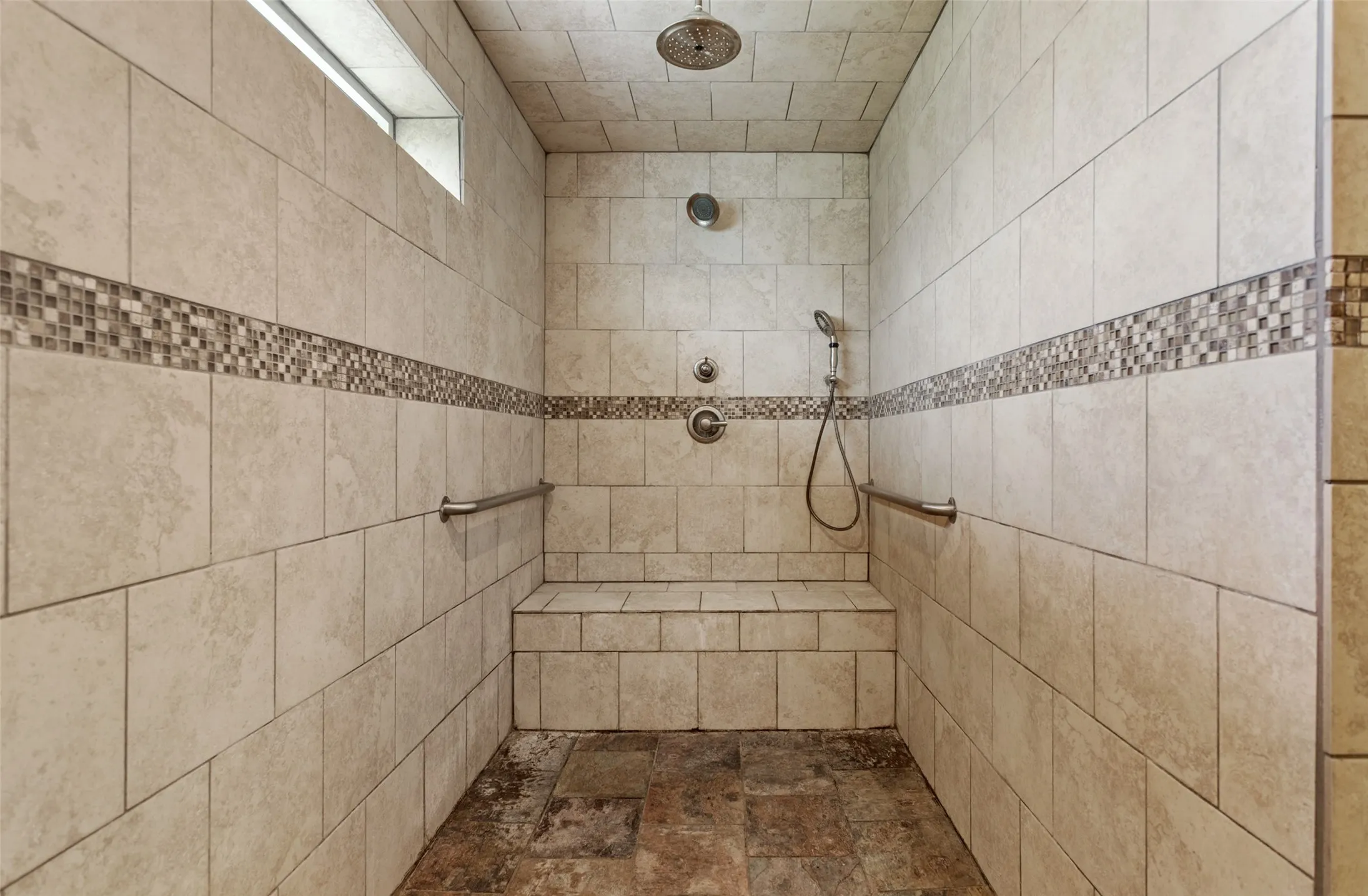 Farm For Sale in Titus County , 672 County Road 4960, Pittsburg, Texas 75686, 3 Bedroom, 2 Bathroom, Garage spaces, 4,800 Sqft, built in 2013, mls#21319548, Real Estate Agent in Pittsburg, Homes For Sale in Titus county, Homes For Sale in Pittsburg, Realtor in Pittsburg Texas, Real Estate Brokerage Independent Realty Texas, Luminita Cordes Realtor