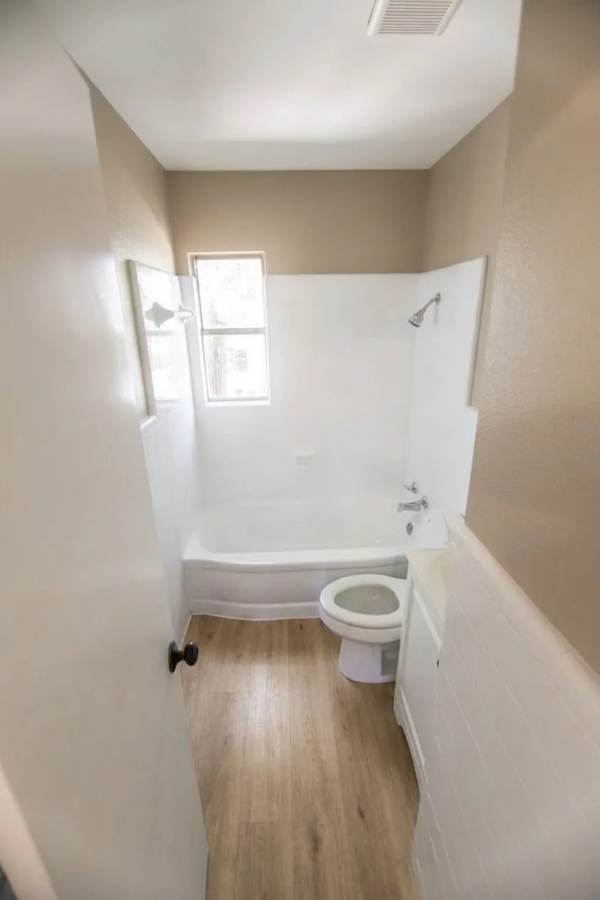 Single Family Residence For Rent in Dallas County , 3539 S Ewing Avenue, Dallas, Texas 75216, 2 Bedroom, 1 Bathroom, 1 Garage spaces, 1,023 Sqft, built in 1952, mls#21319242, Real Estate Agent in Dallas, Homes For Rent in Dallas county, Homes For Rent in Dallas, Realtor in Dallas Texas, Real Estate Brokerage Independent Realty Texas, Luminita Cordes Realtor