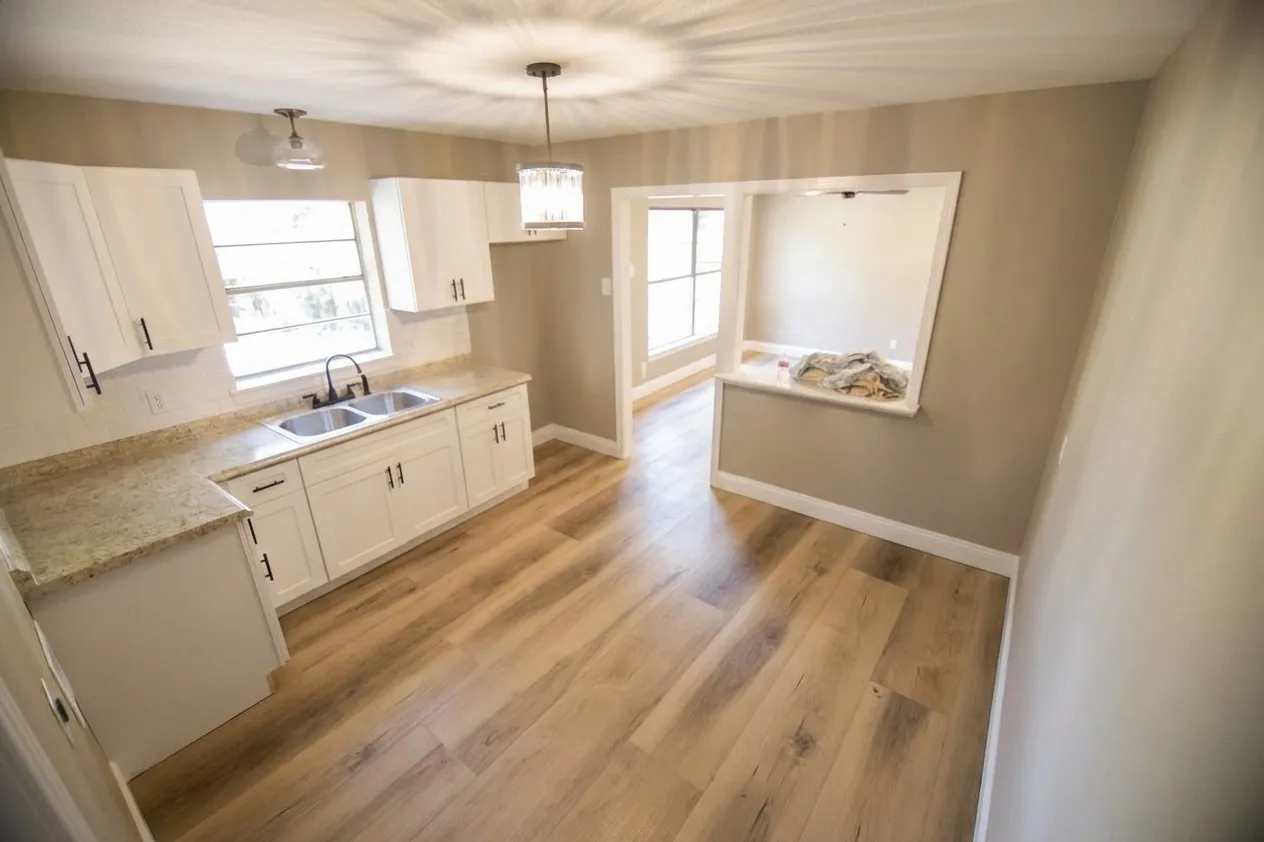 Single Family Residence For Rent in Dallas County , 3539 S Ewing Avenue, Dallas, Texas 75216, 2 Bedroom, 1 Bathroom, 1 Garage spaces, 1,023 Sqft, built in 1952, mls#21319242, Real Estate Agent in Dallas, Homes For Rent in Dallas county, Homes For Rent in Dallas, Realtor in Dallas Texas, Real Estate Brokerage Independent Realty Texas, Luminita Cordes Realtor
