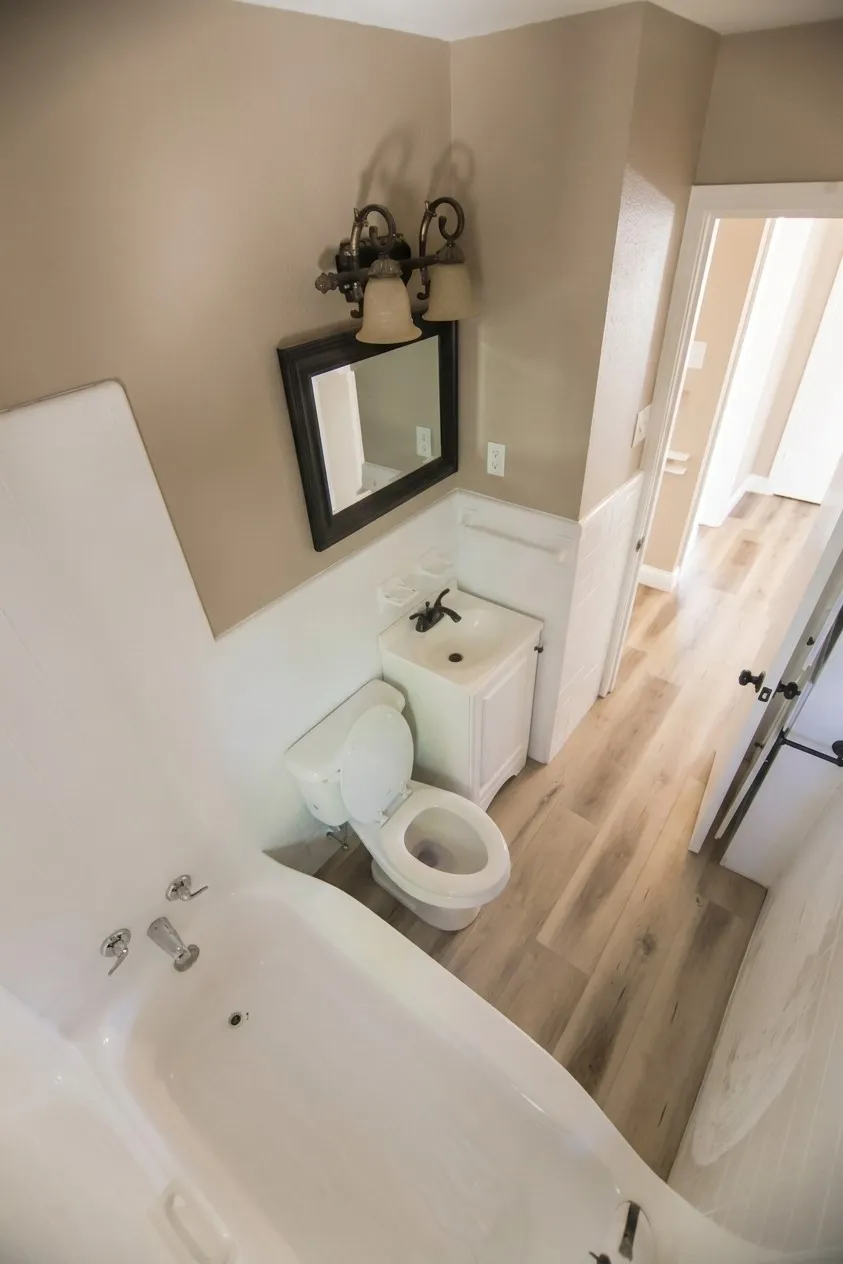 Single Family Residence For Rent in Dallas County , 3539 S Ewing Avenue, Dallas, Texas 75216, 2 Bedroom, 1 Bathroom, 1 Garage spaces, 1,023 Sqft, built in 1952, mls#21319242, Real Estate Agent in Dallas, Homes For Rent in Dallas county, Homes For Rent in Dallas, Realtor in Dallas Texas, Real Estate Brokerage Independent Realty Texas, Luminita Cordes Realtor