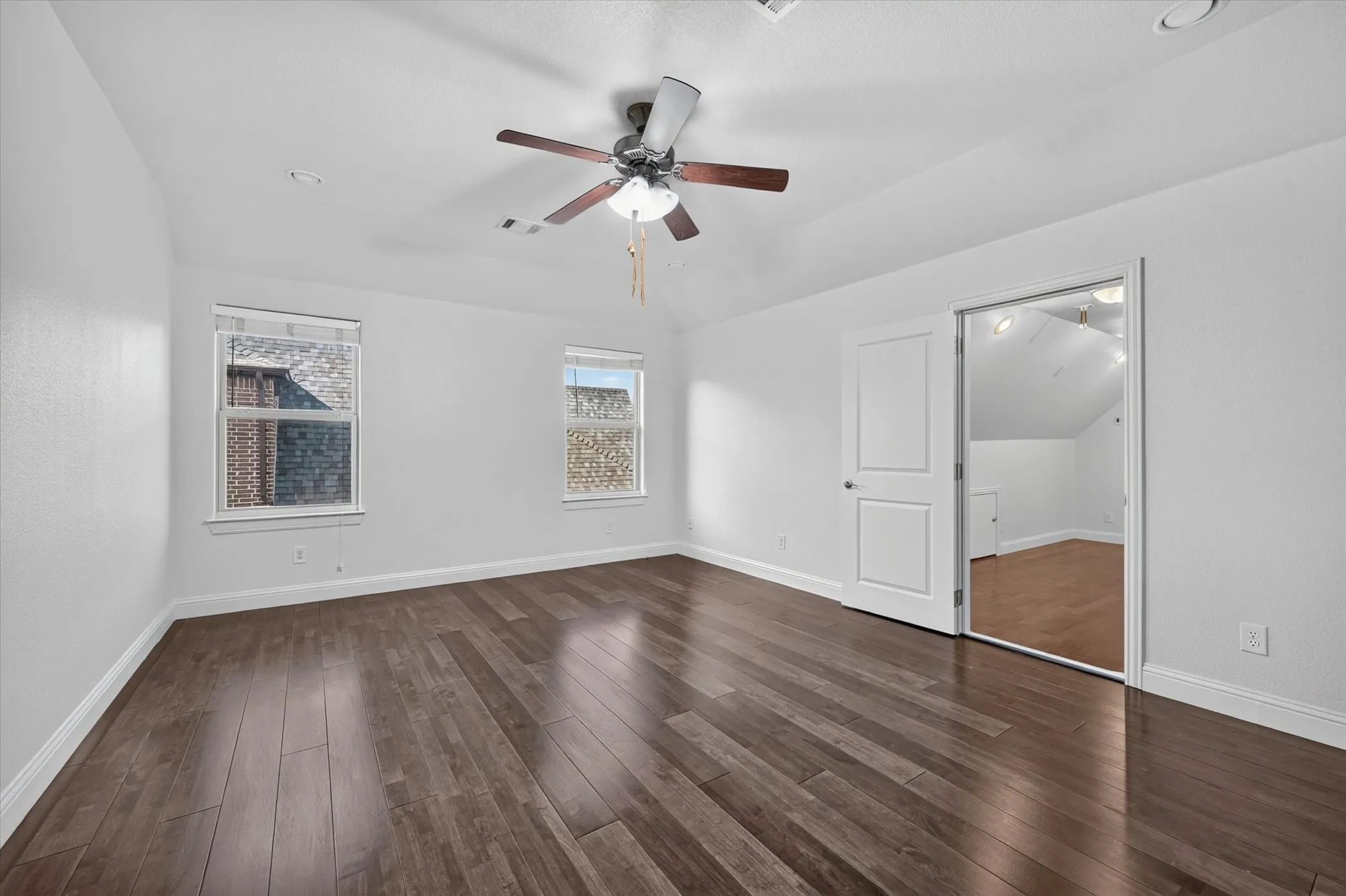 Single Family Residence For Sale in Denton County , 5717 Naples Drive, Flower Mound, Texas 75028, 5 Bedroom, 4 Bathroom, 3 Garage spaces, 4,463 Sqft, built in 2014, mls#21314257, Real Estate Agent in Flower Mound, Homes For Sale in Denton county, Homes For Sale in Flower Mound, Realtor in Flower Mound Texas, Real Estate Brokerage Independent Realty Texas, Luminita Cordes Realtor