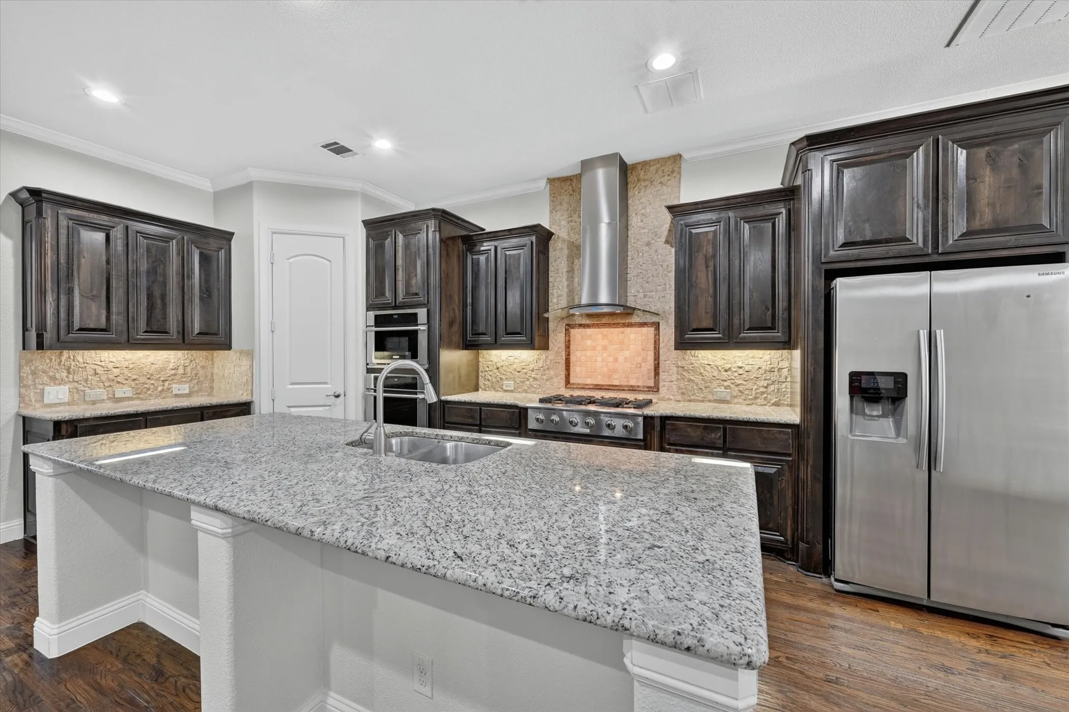 Single Family Residence For Sale in Denton County , 5717 Naples Drive, Flower Mound, Texas 75028, 5 Bedroom, 4 Bathroom, 3 Garage spaces, 4,463 Sqft, built in 2014, mls#21314257, Real Estate Agent in Flower Mound, Homes For Sale in Denton county, Homes For Sale in Flower Mound, Realtor in Flower Mound Texas, Real Estate Brokerage Independent Realty Texas, Luminita Cordes Realtor