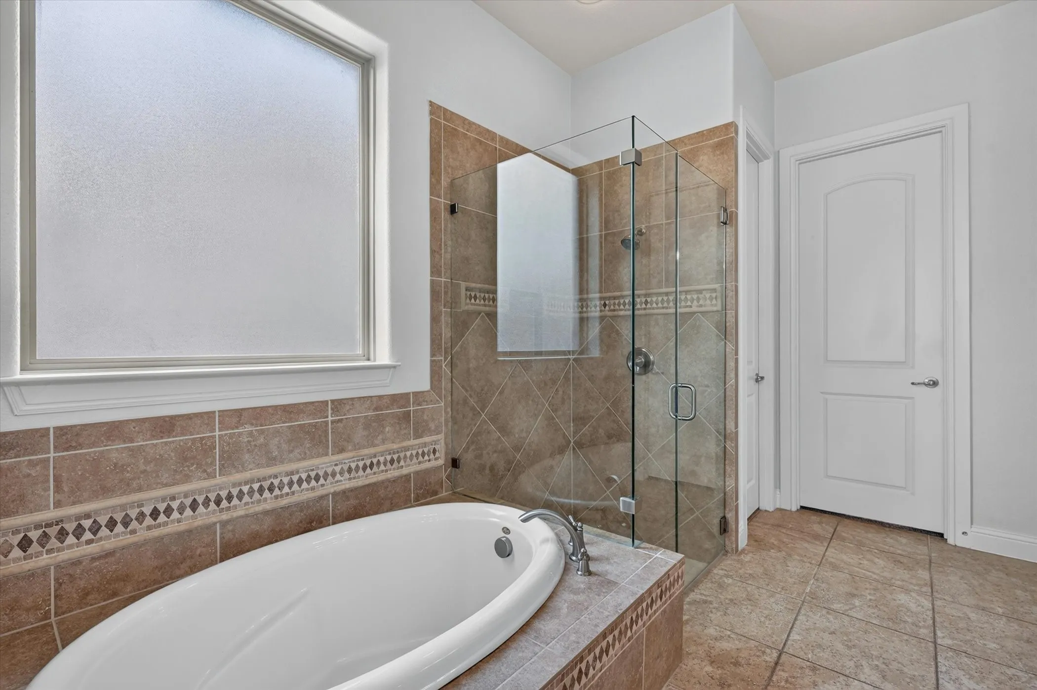 Single Family Residence For Sale in Denton County , 5717 Naples Drive, Flower Mound, Texas 75028, 5 Bedroom, 4 Bathroom, 3 Garage spaces, 4,463 Sqft, built in 2014, mls#21314257, Real Estate Agent in Flower Mound, Homes For Sale in Denton county, Homes For Sale in Flower Mound, Realtor in Flower Mound Texas, Real Estate Brokerage Independent Realty Texas, Luminita Cordes Realtor