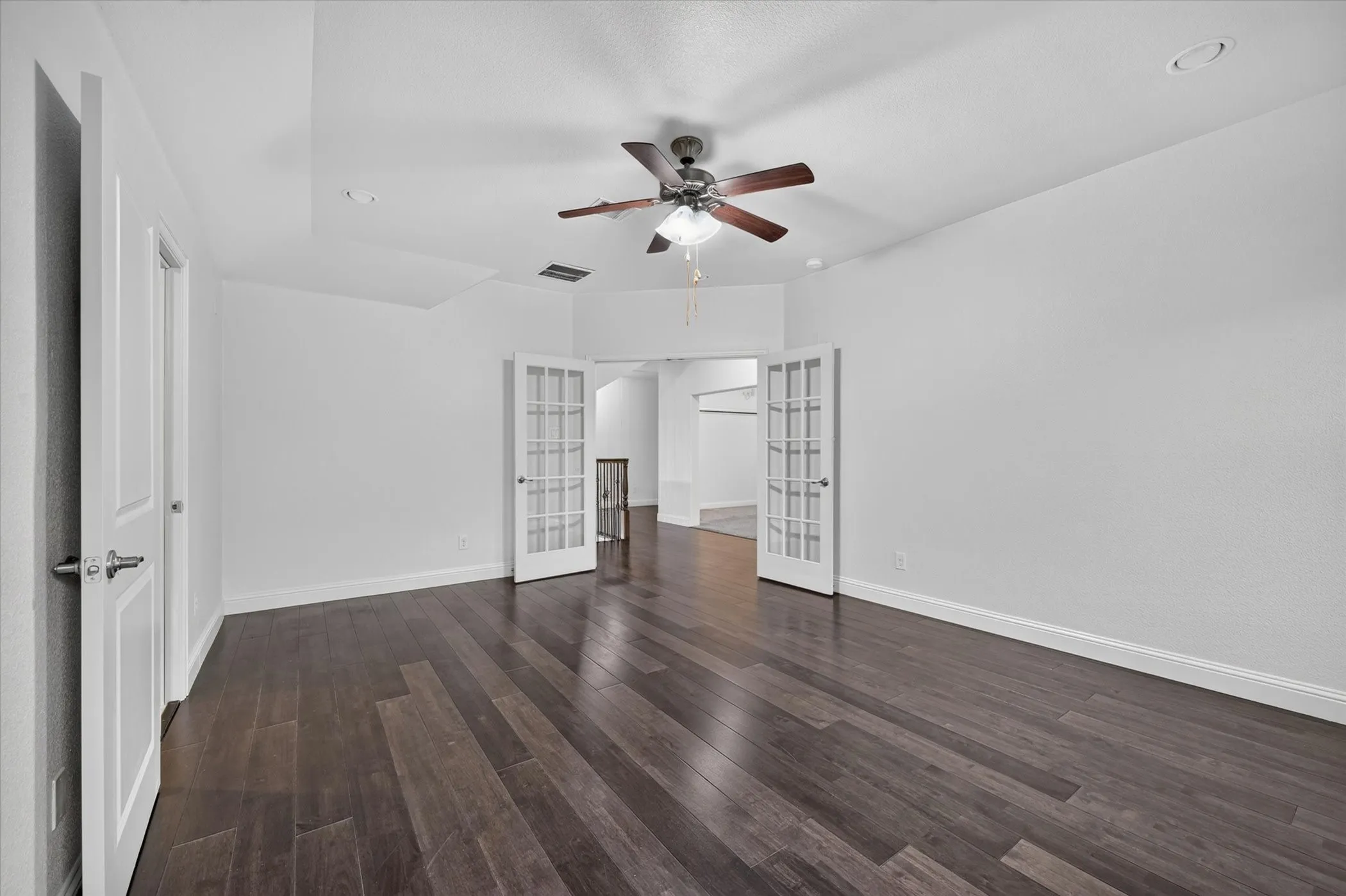 Single Family Residence For Sale in Denton County , 5717 Naples Drive, Flower Mound, Texas 75028, 5 Bedroom, 4 Bathroom, 3 Garage spaces, 4,463 Sqft, built in 2014, mls#21314257, Real Estate Agent in Flower Mound, Homes For Sale in Denton county, Homes For Sale in Flower Mound, Realtor in Flower Mound Texas, Real Estate Brokerage Independent Realty Texas, Luminita Cordes Realtor