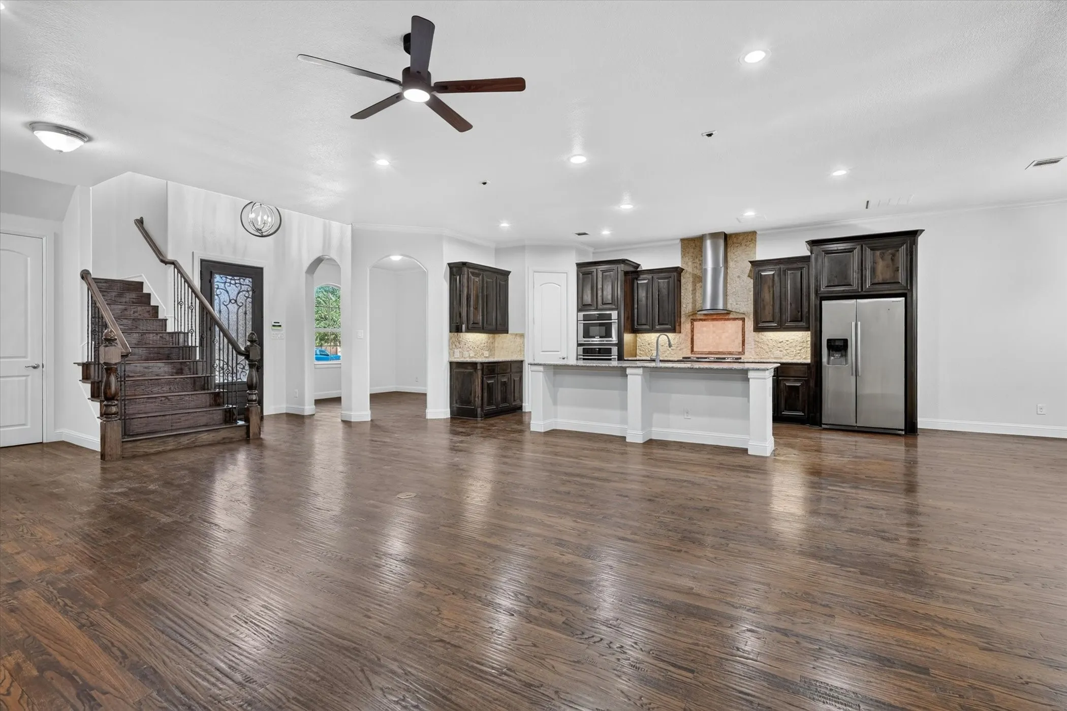 Single Family Residence For Sale in Denton County , 5717 Naples Drive, Flower Mound, Texas 75028, 5 Bedroom, 4 Bathroom, 3 Garage spaces, 4,463 Sqft, built in 2014, mls#21314257, Real Estate Agent in Flower Mound, Homes For Sale in Denton county, Homes For Sale in Flower Mound, Realtor in Flower Mound Texas, Real Estate Brokerage Independent Realty Texas, Luminita Cordes Realtor