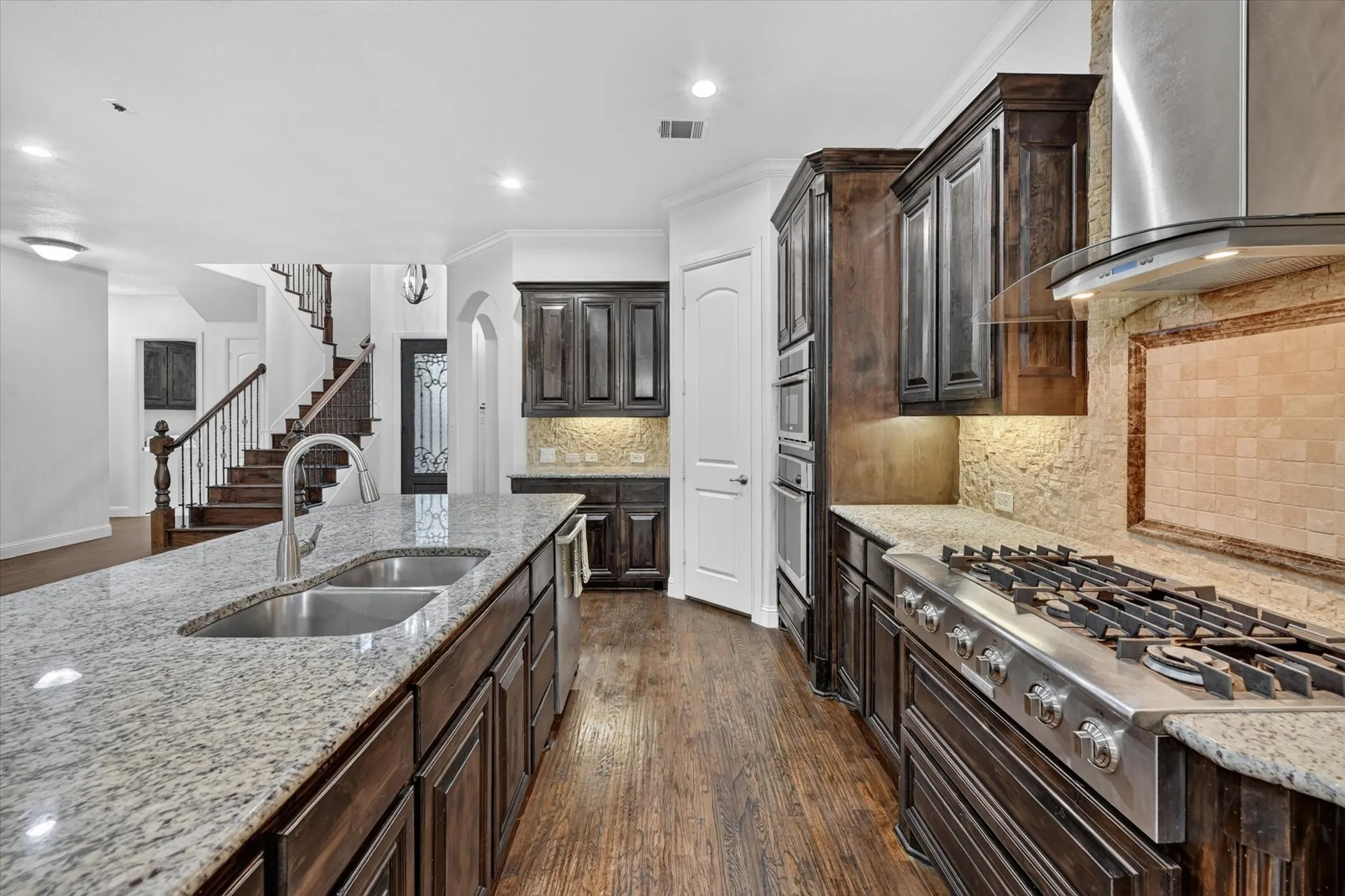 Single Family Residence For Sale in Denton County , 5717 Naples Drive, Flower Mound, Texas 75028, 5 Bedroom, 4 Bathroom, 3 Garage spaces, 4,463 Sqft, built in 2014, mls#21314257, Real Estate Agent in Flower Mound, Homes For Sale in Denton county, Homes For Sale in Flower Mound, Realtor in Flower Mound Texas, Real Estate Brokerage Independent Realty Texas, Luminita Cordes Realtor
