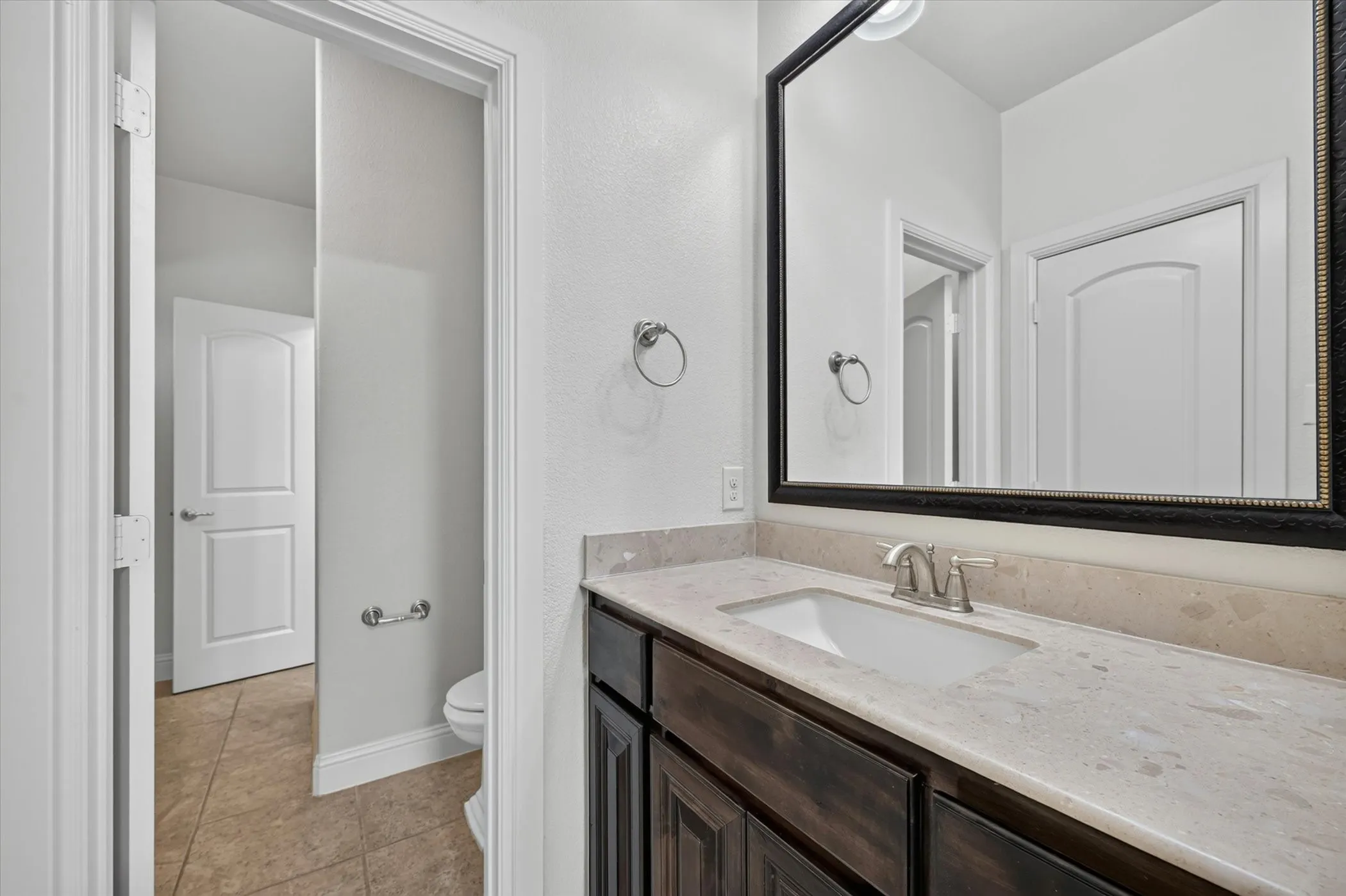 Single Family Residence For Sale in Denton County , 5717 Naples Drive, Flower Mound, Texas 75028, 5 Bedroom, 4 Bathroom, 3 Garage spaces, 4,463 Sqft, built in 2014, mls#21314257, Real Estate Agent in Flower Mound, Homes For Sale in Denton county, Homes For Sale in Flower Mound, Realtor in Flower Mound Texas, Real Estate Brokerage Independent Realty Texas, Luminita Cordes Realtor