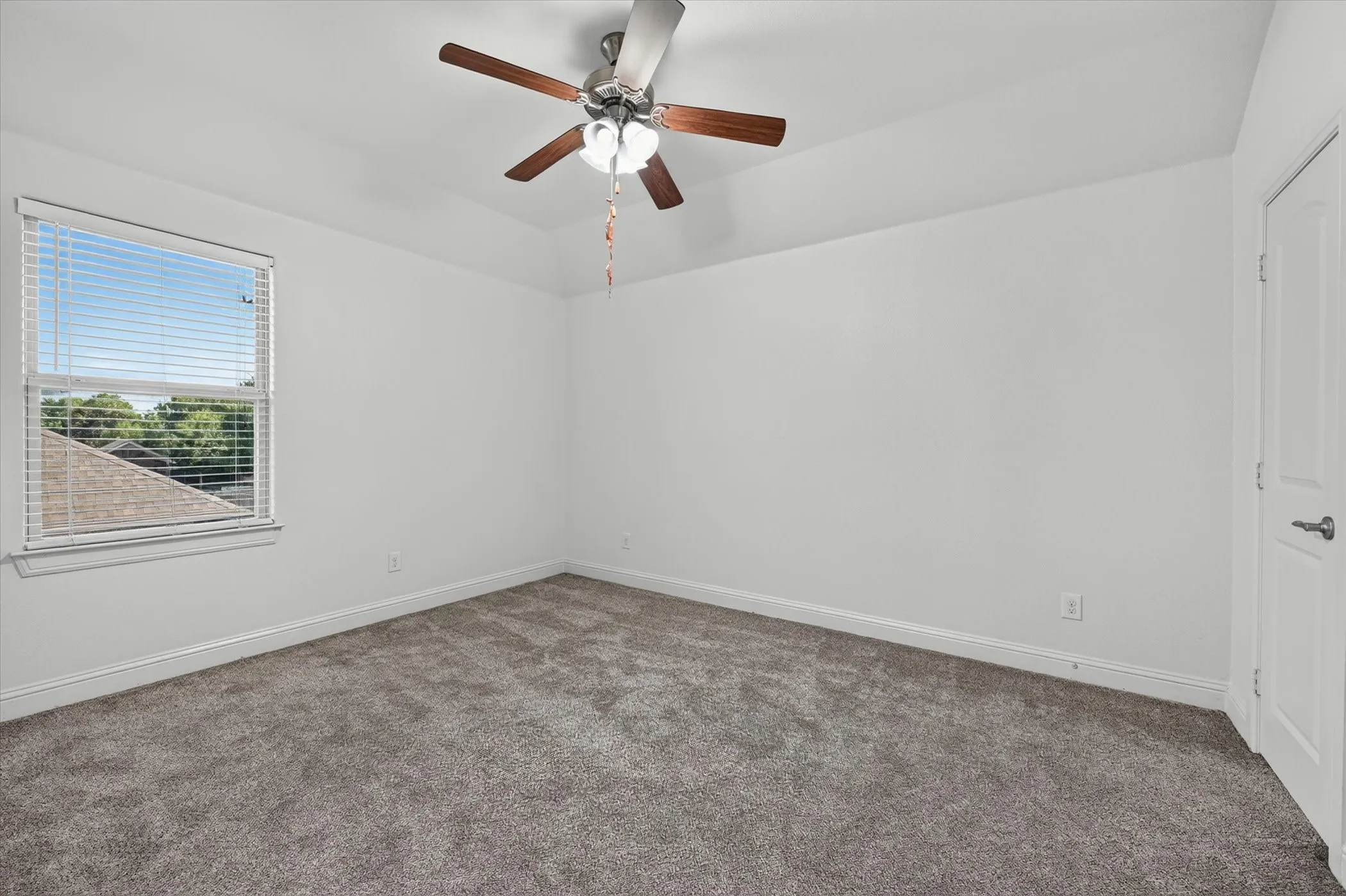 Single Family Residence For Sale in Denton County , 5717 Naples Drive, Flower Mound, Texas 75028, 5 Bedroom, 4 Bathroom, 3 Garage spaces, 4,463 Sqft, built in 2014, mls#21314257, Real Estate Agent in Flower Mound, Homes For Sale in Denton county, Homes For Sale in Flower Mound, Realtor in Flower Mound Texas, Real Estate Brokerage Independent Realty Texas, Luminita Cordes Realtor