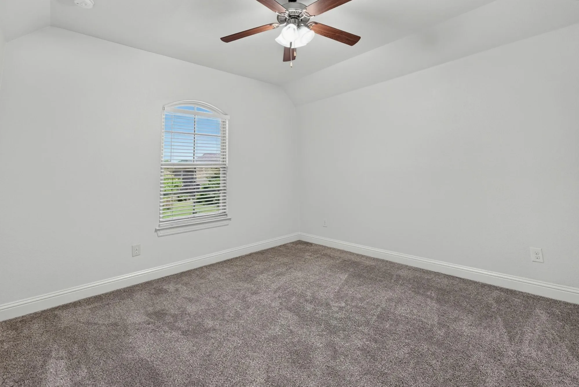 Single Family Residence For Sale in Denton County , 5717 Naples Drive, Flower Mound, Texas 75028, 5 Bedroom, 4 Bathroom, 3 Garage spaces, 4,463 Sqft, built in 2014, mls#21314257, Real Estate Agent in Flower Mound, Homes For Sale in Denton county, Homes For Sale in Flower Mound, Realtor in Flower Mound Texas, Real Estate Brokerage Independent Realty Texas, Luminita Cordes Realtor