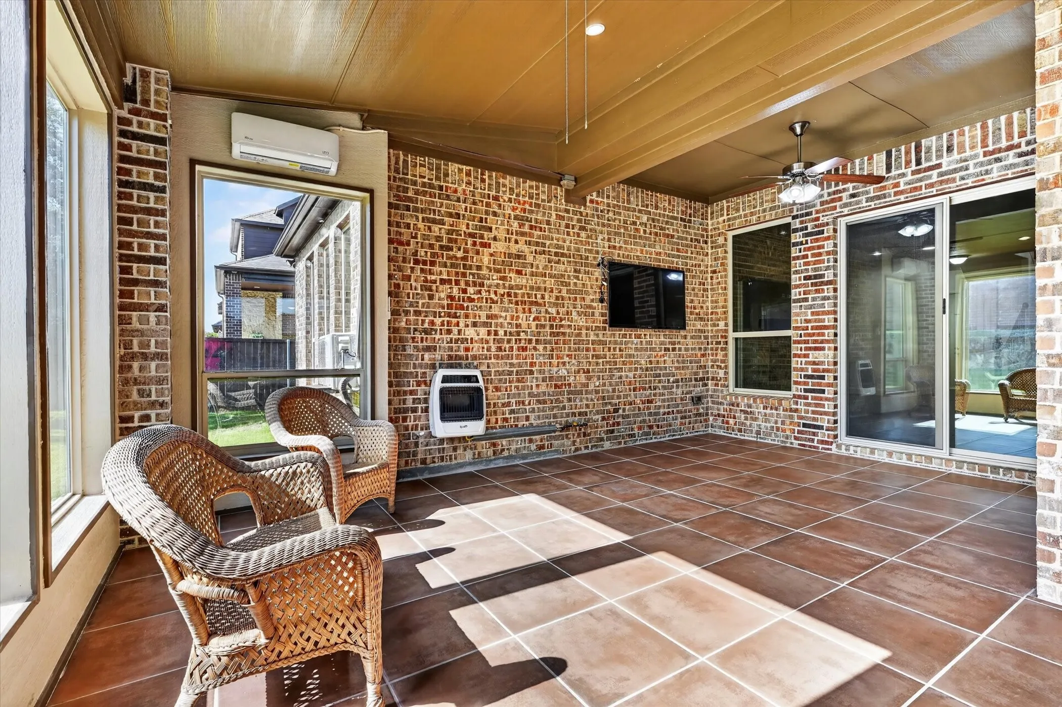 Single Family Residence For Sale in Denton County , 5717 Naples Drive, Flower Mound, Texas 75028, 5 Bedroom, 4 Bathroom, 3 Garage spaces, 4,463 Sqft, built in 2014, mls#21314257, Real Estate Agent in Flower Mound, Homes For Sale in Denton county, Homes For Sale in Flower Mound, Realtor in Flower Mound Texas, Real Estate Brokerage Independent Realty Texas, Luminita Cordes Realtor
