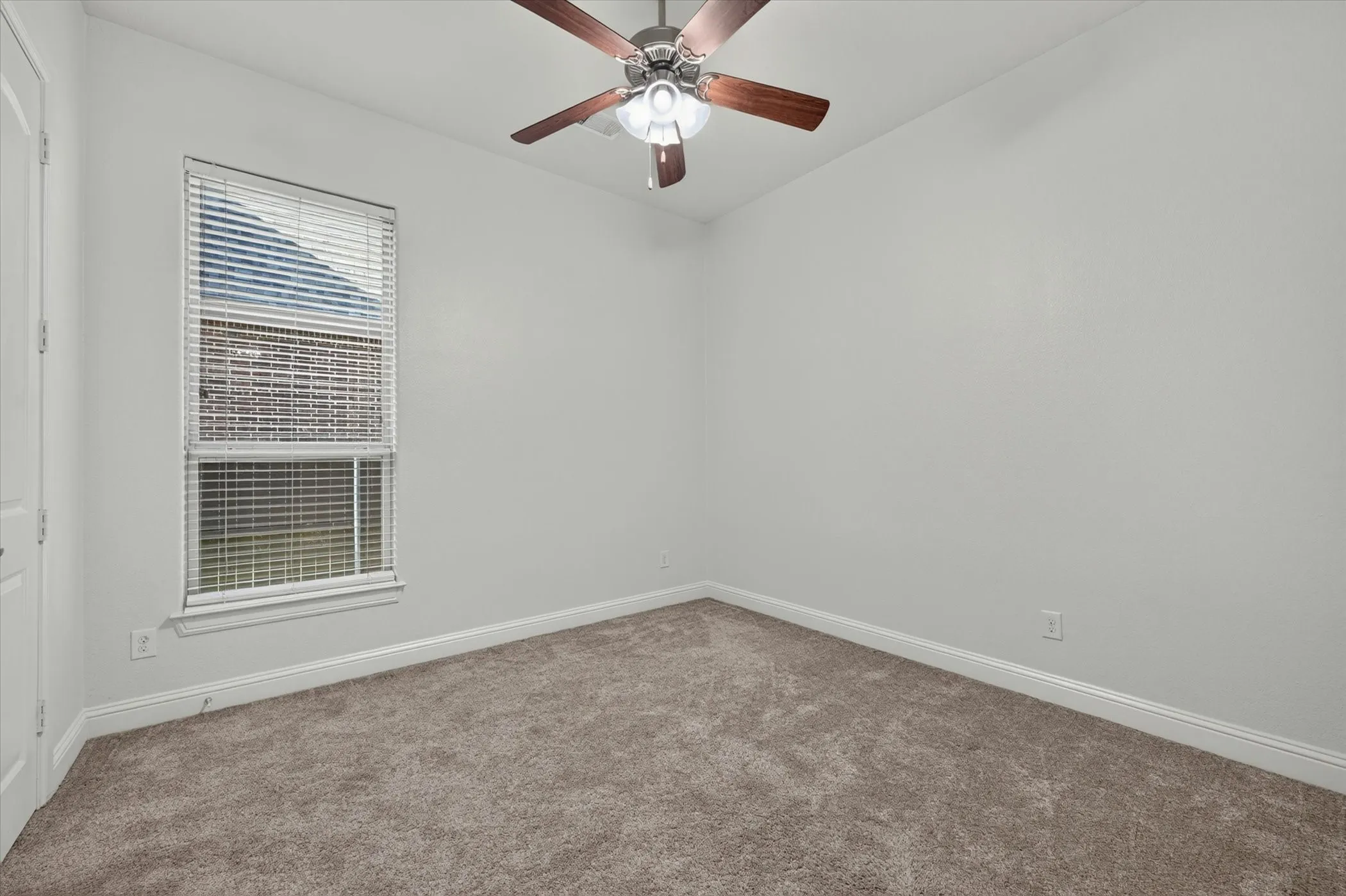 Single Family Residence For Sale in Denton County , 5717 Naples Drive, Flower Mound, Texas 75028, 5 Bedroom, 4 Bathroom, 3 Garage spaces, 4,463 Sqft, built in 2014, mls#21314257, Real Estate Agent in Flower Mound, Homes For Sale in Denton county, Homes For Sale in Flower Mound, Realtor in Flower Mound Texas, Real Estate Brokerage Independent Realty Texas, Luminita Cordes Realtor