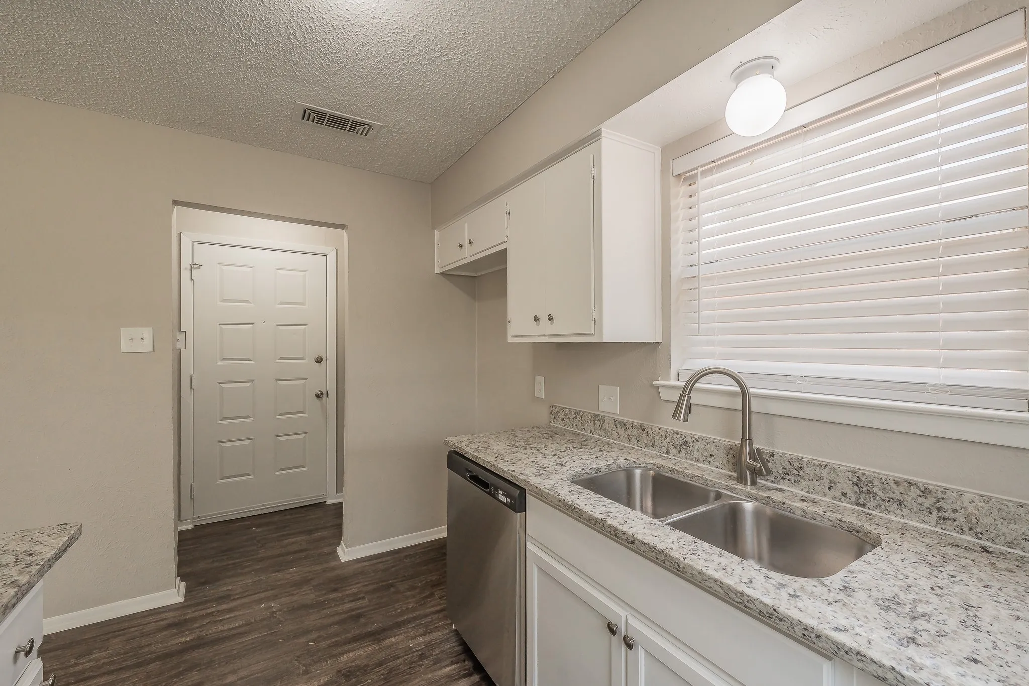 Single Family Residence For Sale in Tarrant County , 717 Blue Ridge Trail, Saginaw, Texas 76179, 3 Bedroom, 2 Bathroom, 2 Garage spaces, 1,398 Sqft, built in 1974, mls#21319558, Real Estate Agent in Saginaw, Homes For Sale in Tarrant county, Homes For Sale in Saginaw, Realtor in Saginaw Texas, Real Estate Brokerage Independent Realty Texas, Luminita Cordes Realtor