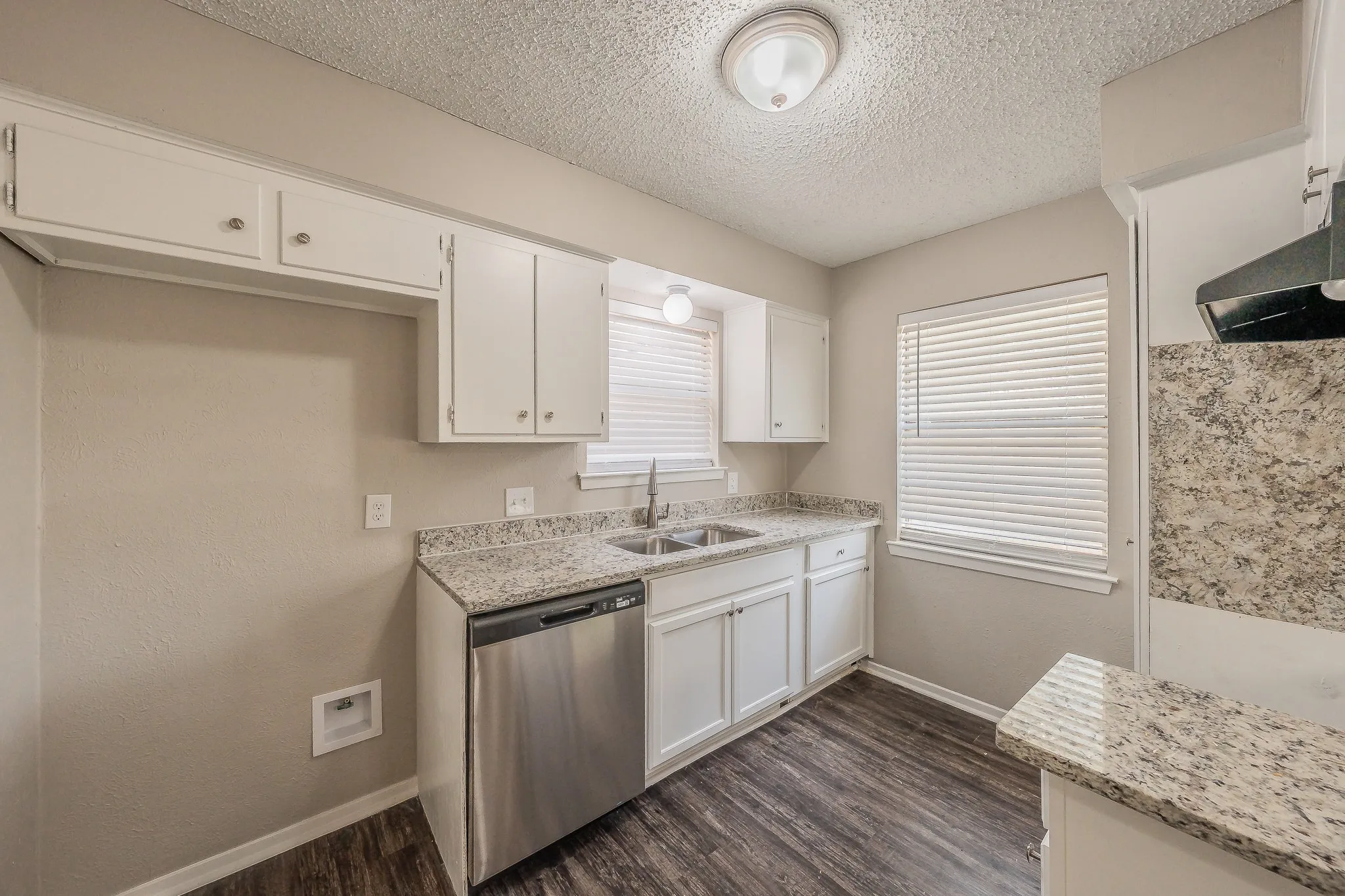 Single Family Residence For Sale in Tarrant County , 717 Blue Ridge Trail, Saginaw, Texas 76179, 3 Bedroom, 2 Bathroom, 2 Garage spaces, 1,398 Sqft, built in 1974, mls#21319558, Real Estate Agent in Saginaw, Homes For Sale in Tarrant county, Homes For Sale in Saginaw, Realtor in Saginaw Texas, Real Estate Brokerage Independent Realty Texas, Luminita Cordes Realtor