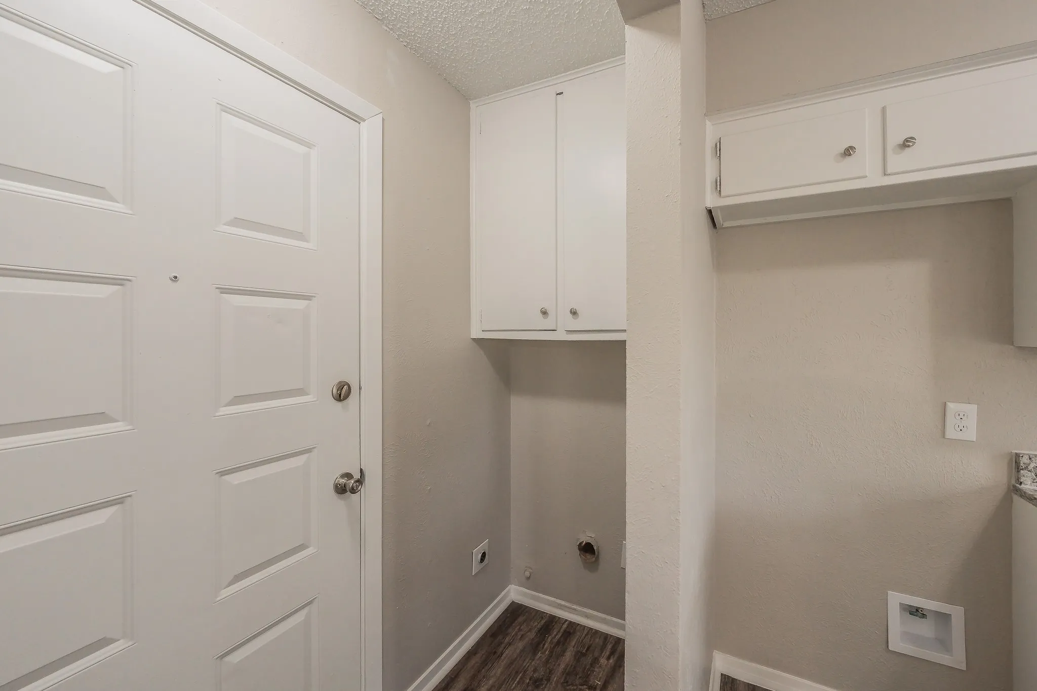 Single Family Residence For Sale in Tarrant County , 717 Blue Ridge Trail, Saginaw, Texas 76179, 3 Bedroom, 2 Bathroom, 2 Garage spaces, 1,398 Sqft, built in 1974, mls#21319558, Real Estate Agent in Saginaw, Homes For Sale in Tarrant county, Homes For Sale in Saginaw, Realtor in Saginaw Texas, Real Estate Brokerage Independent Realty Texas, Luminita Cordes Realtor