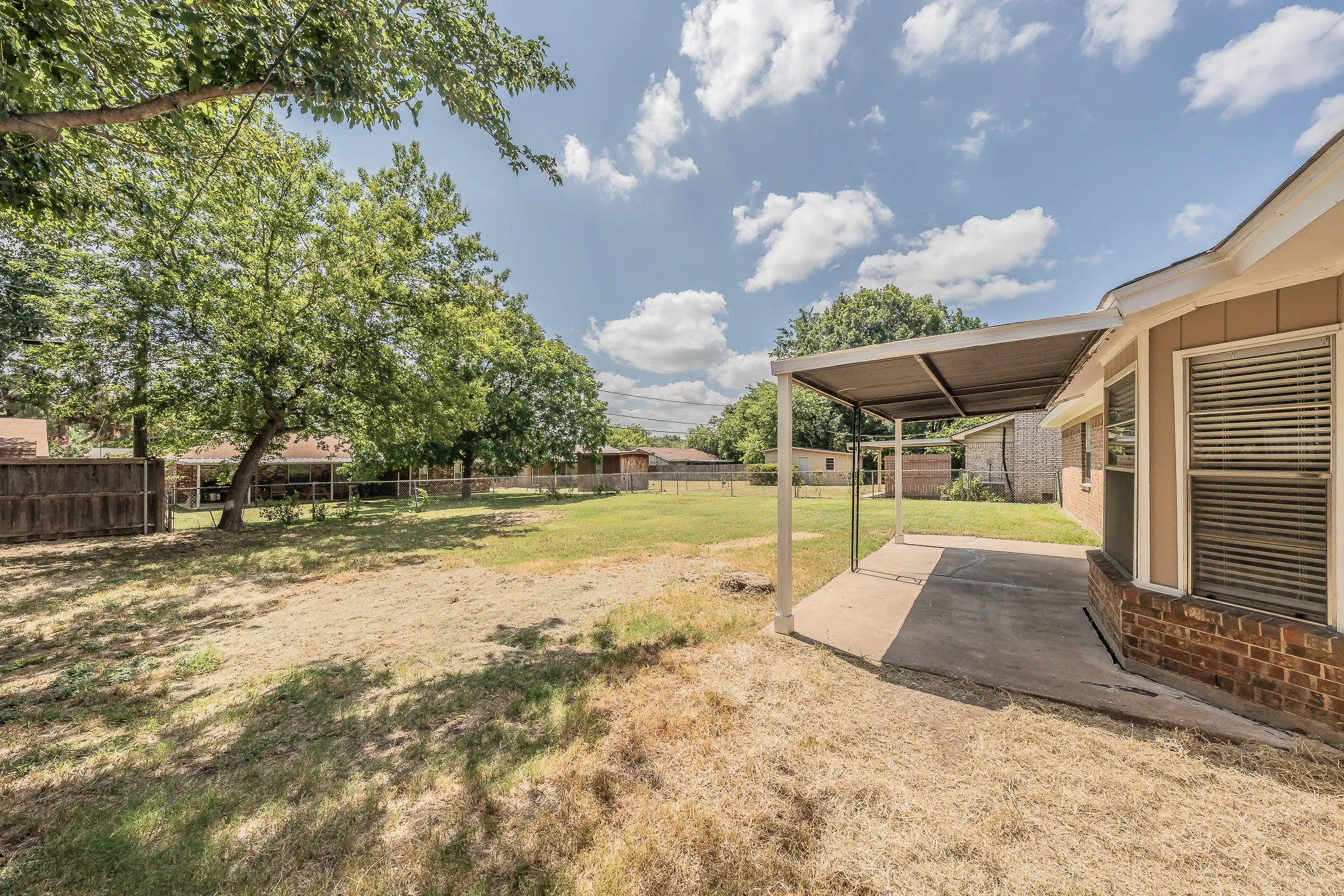 Single Family Residence For Sale in Tarrant County , 717 Blue Ridge Trail, Saginaw, Texas 76179, 3 Bedroom, 2 Bathroom, 2 Garage spaces, 1,398 Sqft, built in 1974, mls#21319558, Real Estate Agent in Saginaw, Homes For Sale in Tarrant county, Homes For Sale in Saginaw, Realtor in Saginaw Texas, Real Estate Brokerage Independent Realty Texas, Luminita Cordes Realtor