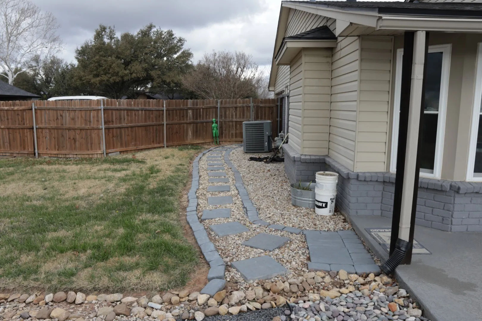 Single Family Residence For Sale in Palo Pinto County , 12 Cliff Drive, Mineral Wells, Texas 76067, 4 Bedroom, 2 Bathroom, 2 Garage spaces, 2,186 Sqft, built in 1974, mls#21318861, Real Estate Agent in Mineral Wells, Homes For Sale in Palo Pinto county, Homes For Sale in Mineral Wells, Realtor in Mineral Wells Texas, Real Estate Brokerage Independent Realty Texas, Luminita Cordes Realtor