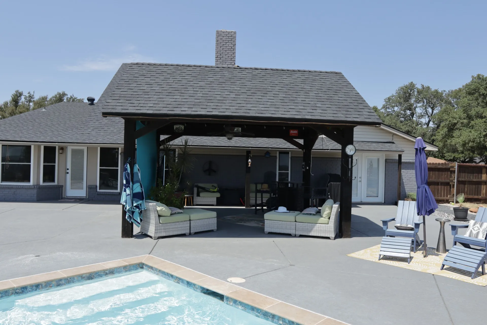 Single Family Residence For Sale in Palo Pinto County , 12 Cliff Drive, Mineral Wells, Texas 76067, 4 Bedroom, 2 Bathroom, 2 Garage spaces, 2,186 Sqft, built in 1974, mls#21318861, Real Estate Agent in Mineral Wells, Homes For Sale in Palo Pinto county, Homes For Sale in Mineral Wells, Realtor in Mineral Wells Texas, Real Estate Brokerage Independent Realty Texas, Luminita Cordes Realtor