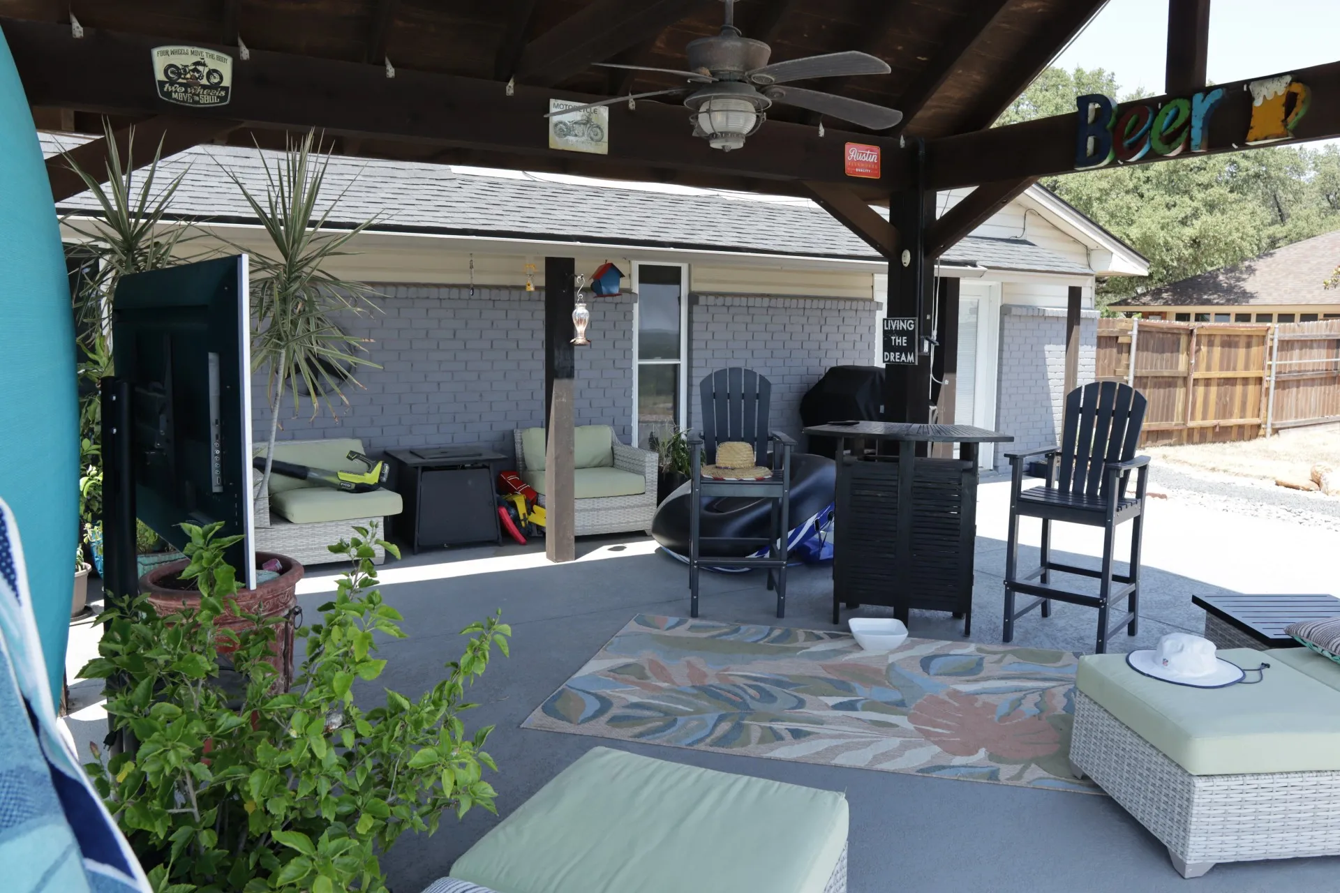 Single Family Residence For Sale in Palo Pinto County , 12 Cliff Drive, Mineral Wells, Texas 76067, 4 Bedroom, 2 Bathroom, 2 Garage spaces, 2,186 Sqft, built in 1974, mls#21318861, Real Estate Agent in Mineral Wells, Homes For Sale in Palo Pinto county, Homes For Sale in Mineral Wells, Realtor in Mineral Wells Texas, Real Estate Brokerage Independent Realty Texas, Luminita Cordes Realtor