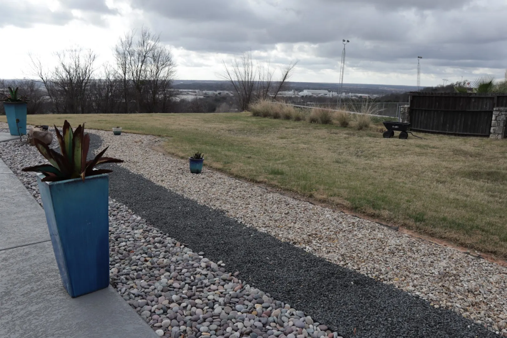 Single Family Residence For Sale in Palo Pinto County , 12 Cliff Drive, Mineral Wells, Texas 76067, 4 Bedroom, 2 Bathroom, 2 Garage spaces, 2,186 Sqft, built in 1974, mls#21318861, Real Estate Agent in Mineral Wells, Homes For Sale in Palo Pinto county, Homes For Sale in Mineral Wells, Realtor in Mineral Wells Texas, Real Estate Brokerage Independent Realty Texas, Luminita Cordes Realtor