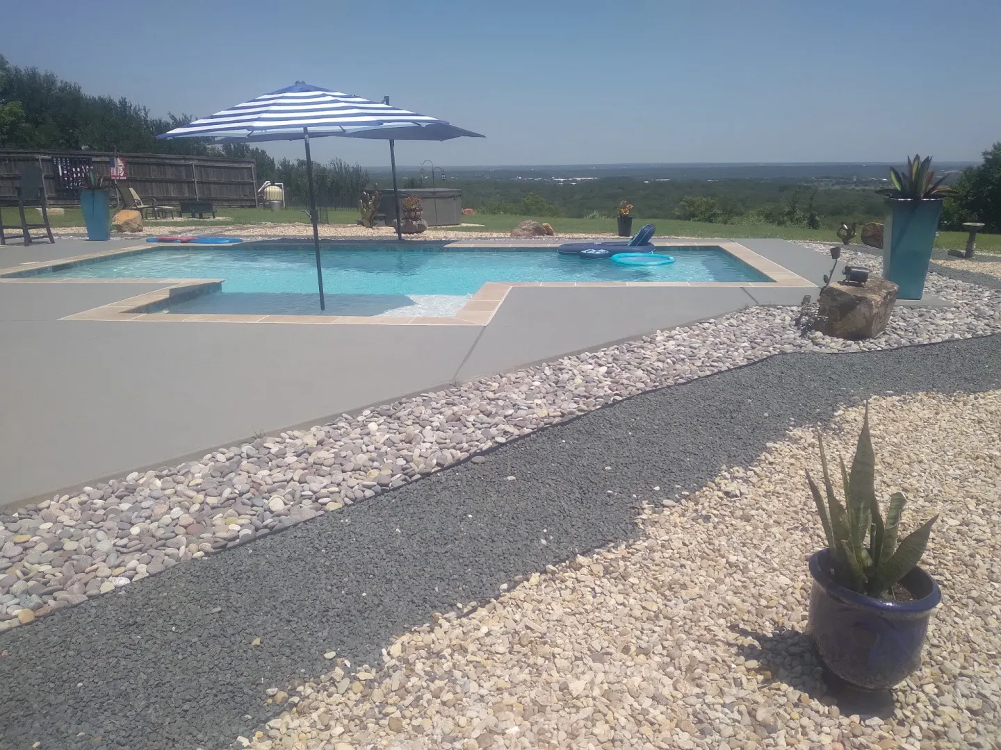 Single Family Residence For Sale in Palo Pinto County , 12 Cliff Drive, Mineral Wells, Texas 76067, 4 Bedroom, 2 Bathroom, 2 Garage spaces, 2,186 Sqft, built in 1974, mls#21318861, Real Estate Agent in Mineral Wells, Homes For Sale in Palo Pinto county, Homes For Sale in Mineral Wells, Realtor in Mineral Wells Texas, Real Estate Brokerage Independent Realty Texas, Luminita Cordes Realtor