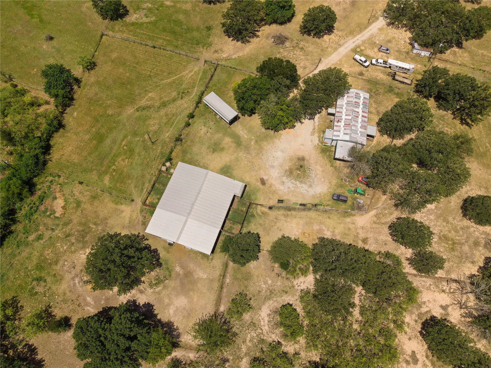 Single Family Residence For Sale in Kaufman County , 14643 County Road 4060, Scurry, Texas 75158, 3 Bedroom, 2 Bathroom, 1 Garage spaces, 2,176 Sqft, built in 1998, mls#21317072, Real Estate Agent in Scurry, Homes For Sale in Kaufman county, Homes For Sale in Scurry, Realtor in Scurry Texas, Real Estate Brokerage Independent Realty Texas, Luminita Cordes Realtor