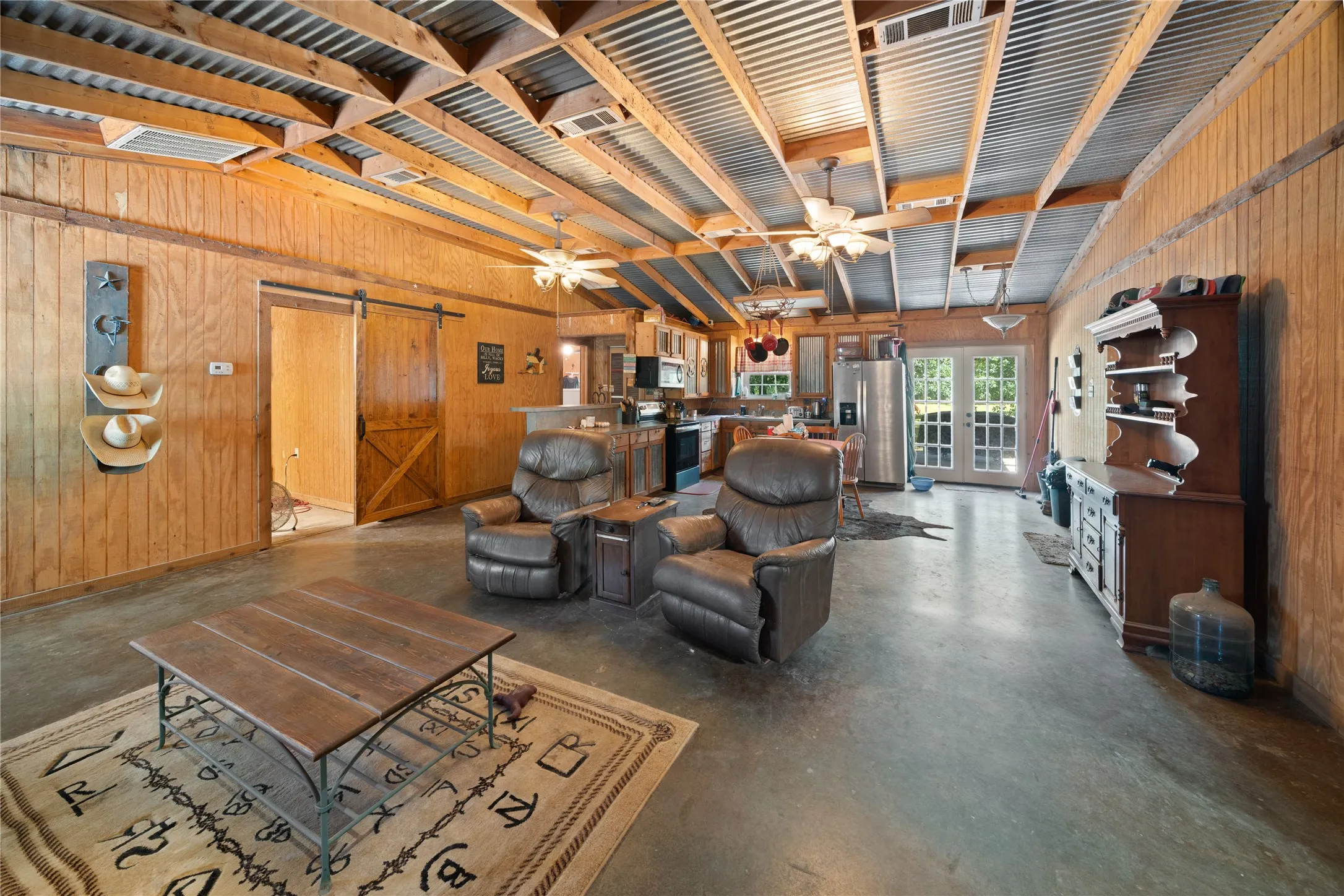 Single Family Residence For Sale in Kaufman County , 14643 County Road 4060, Scurry, Texas 75158, 3 Bedroom, 2 Bathroom, 1 Garage spaces, 2,176 Sqft, built in 1998, mls#21317072, Real Estate Agent in Scurry, Homes For Sale in Kaufman county, Homes For Sale in Scurry, Realtor in Scurry Texas, Real Estate Brokerage Independent Realty Texas, Luminita Cordes Realtor