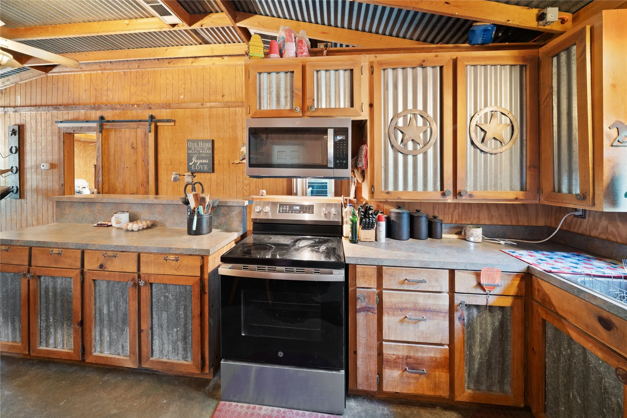Single Family Residence For Sale in Kaufman County , 14643 County Road 4060, Scurry, Texas 75158, 3 Bedroom, 2 Bathroom, 1 Garage spaces, 2,176 Sqft, built in 1998, mls#21317072, Real Estate Agent in Scurry, Homes For Sale in Kaufman county, Homes For Sale in Scurry, Realtor in Scurry Texas, Real Estate Brokerage Independent Realty Texas, Luminita Cordes Realtor