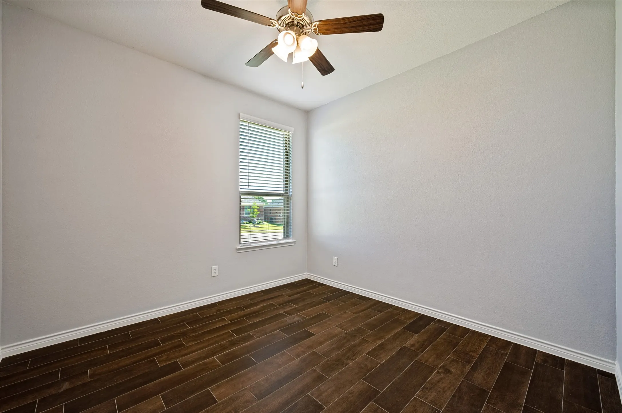 Single Family Residence For Sale in Denton County , 3332 Brady Starr Drive, Aubrey, Texas 76227, 4 Bedroom, 3 Bathroom, 2 Garage spaces, 2,075 Sqft, built in 2022, mls#21318456, Real Estate Agent in Aubrey, Homes For Sale in Denton county, Homes For Sale in Aubrey, Realtor in Aubrey Texas, Real Estate Brokerage Independent Realty Texas, Luminita Cordes Realtor