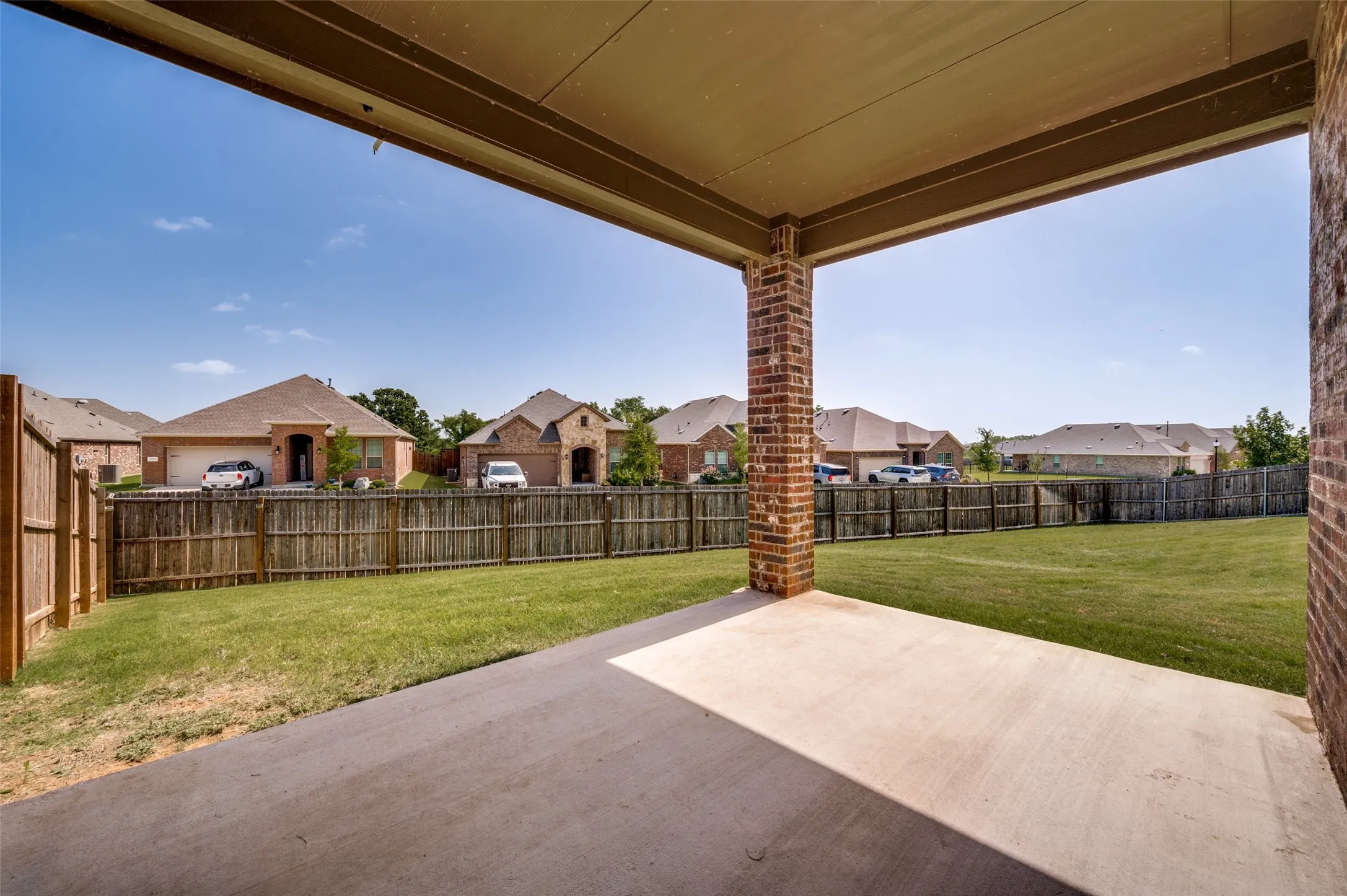 Single Family Residence For Sale in Denton County , 3332 Brady Starr Drive, Aubrey, Texas 76227, 4 Bedroom, 3 Bathroom, 2 Garage spaces, 2,075 Sqft, built in 2022, mls#21318456, Real Estate Agent in Aubrey, Homes For Sale in Denton county, Homes For Sale in Aubrey, Realtor in Aubrey Texas, Real Estate Brokerage Independent Realty Texas, Luminita Cordes Realtor