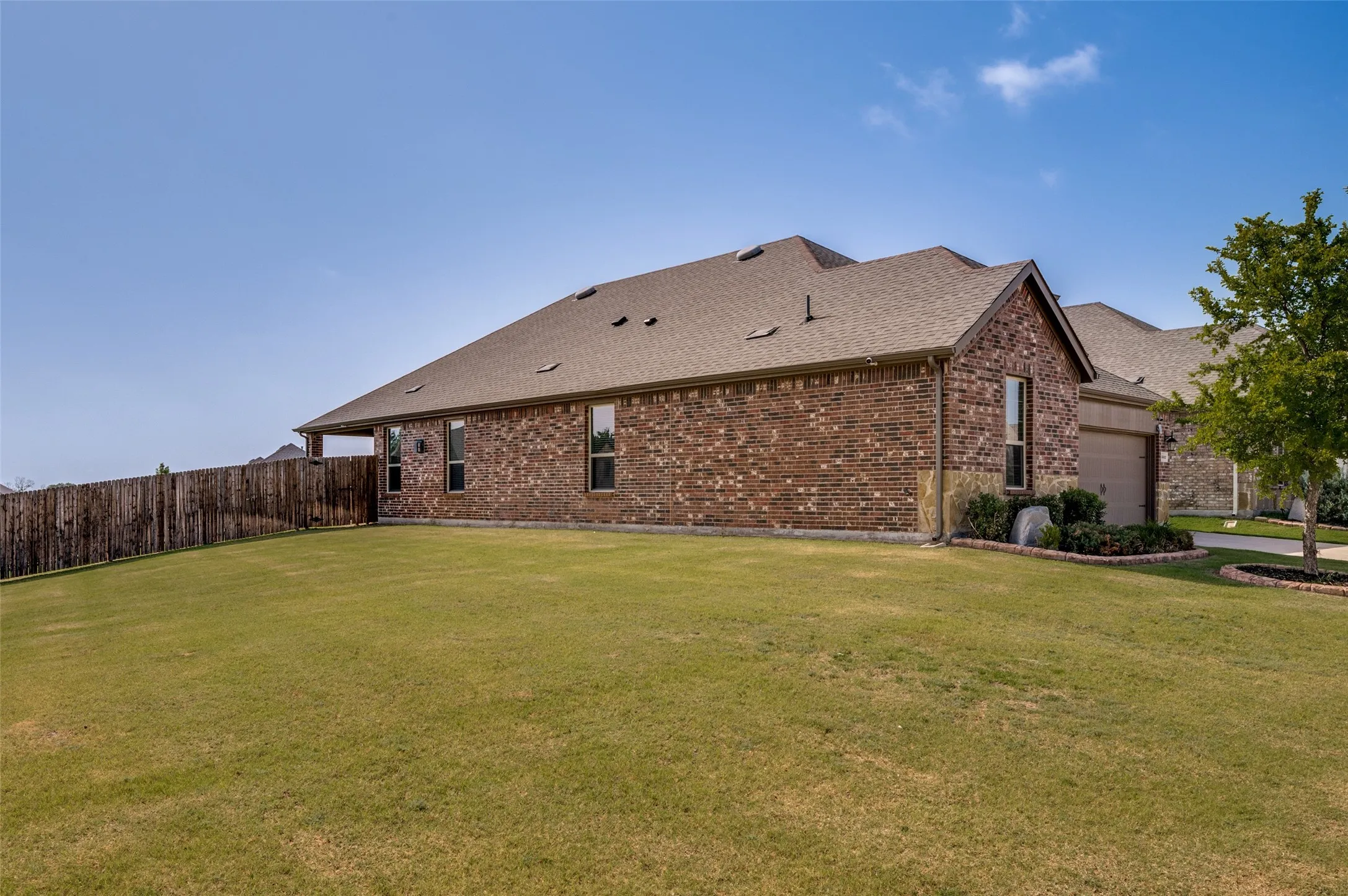 Single Family Residence For Sale in Denton County , 3332 Brady Starr Drive, Aubrey, Texas 76227, 4 Bedroom, 3 Bathroom, 2 Garage spaces, 2,075 Sqft, built in 2022, mls#21318456, Real Estate Agent in Aubrey, Homes For Sale in Denton county, Homes For Sale in Aubrey, Realtor in Aubrey Texas, Real Estate Brokerage Independent Realty Texas, Luminita Cordes Realtor