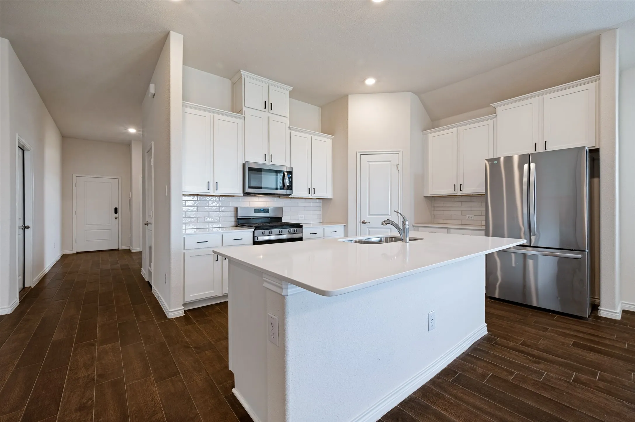 Single Family Residence For Sale in Denton County , 3332 Brady Starr Drive, Aubrey, Texas 76227, 4 Bedroom, 3 Bathroom, 2 Garage spaces, 2,075 Sqft, built in 2022, mls#21318456, Real Estate Agent in Aubrey, Homes For Sale in Denton county, Homes For Sale in Aubrey, Realtor in Aubrey Texas, Real Estate Brokerage Independent Realty Texas, Luminita Cordes Realtor