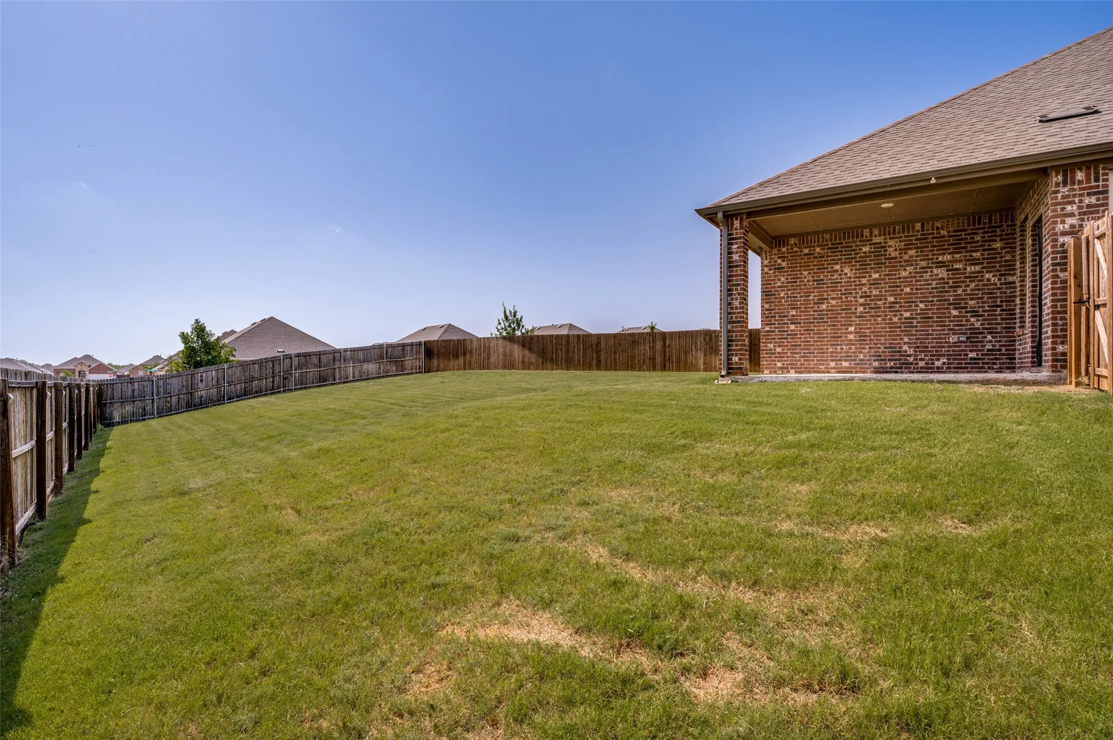 Single Family Residence For Sale in Denton County , 3332 Brady Starr Drive, Aubrey, Texas 76227, 4 Bedroom, 3 Bathroom, 2 Garage spaces, 2,075 Sqft, built in 2022, mls#21318456, Real Estate Agent in Aubrey, Homes For Sale in Denton county, Homes For Sale in Aubrey, Realtor in Aubrey Texas, Real Estate Brokerage Independent Realty Texas, Luminita Cordes Realtor