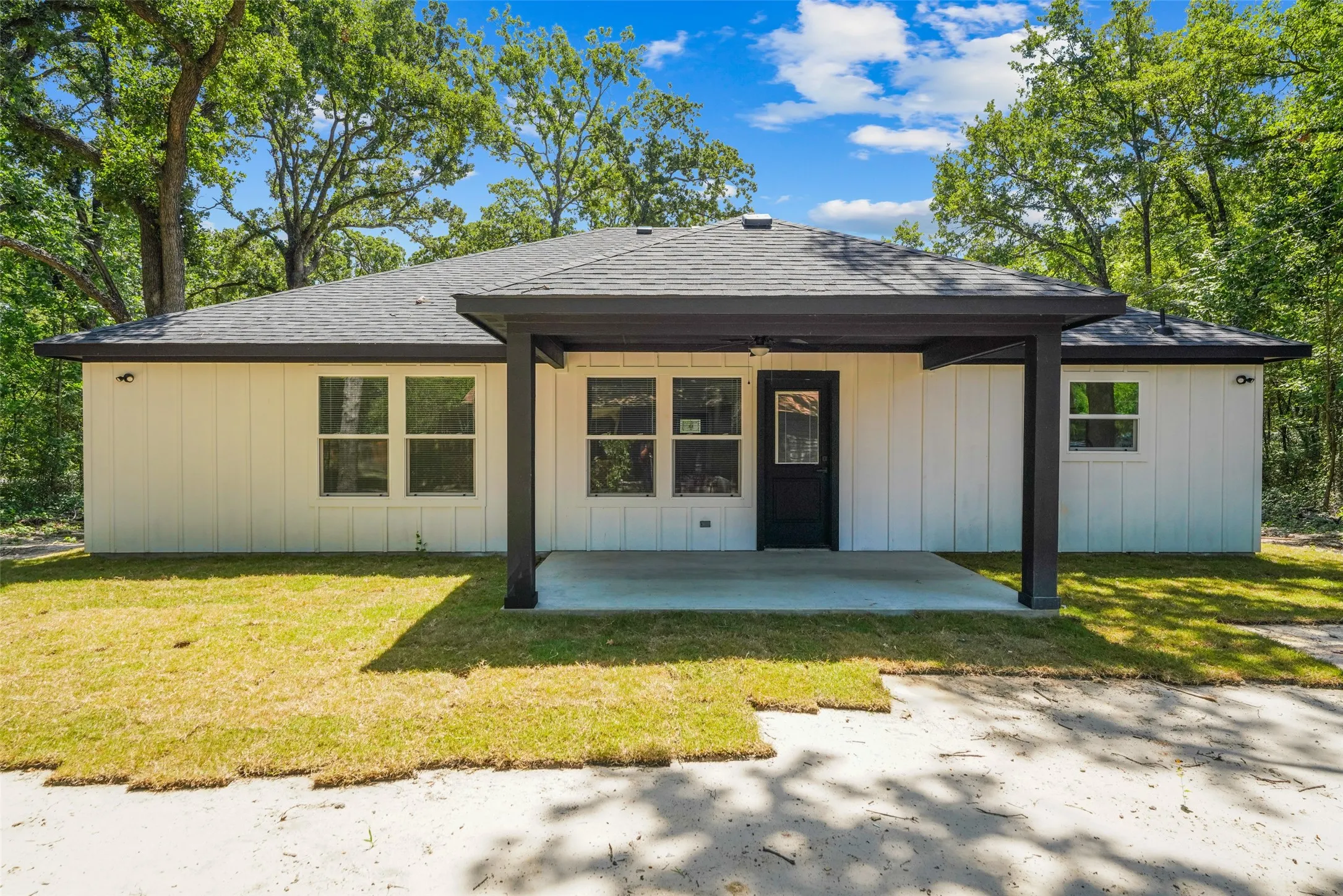 Single Family Residence For Sale in Henderson County , 134 Sierra Madre Street, Payne Springs, Texas 75156, 3 Bedroom, 2 Bathroom, 2 Garage spaces, 1,553 Sqft, built in 2026, mls#21315263, Real Estate Agent in Payne Springs, Homes For Sale in Henderson county, Homes For Sale in Payne Springs, Realtor in Payne Springs Texas, Real Estate Brokerage Independent Realty Texas, Luminita Cordes Realtor