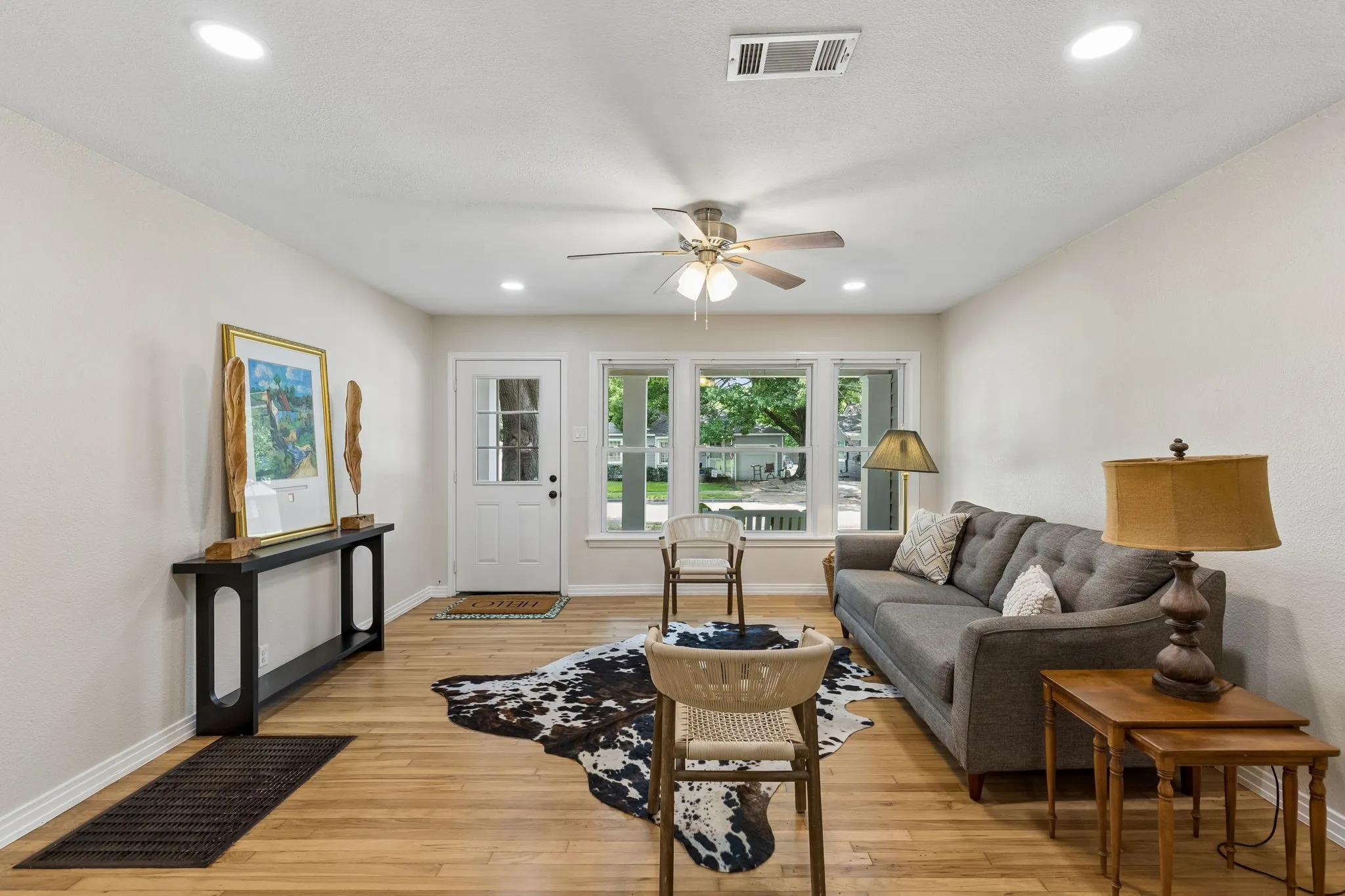 Single Family Residence For Sale in Grayson County , 411 W Taylor Street, Sherman, Texas 75092, 3 Bedroom, 2 Bathroom, 1 Garage spaces, 1,300 Sqft, built in 1952, mls#21317292, Real Estate Agent in Sherman, Homes For Sale in Grayson county, Homes For Sale in Sherman, Realtor in Sherman Texas, Real Estate Brokerage Independent Realty Texas, Luminita Cordes Realtor