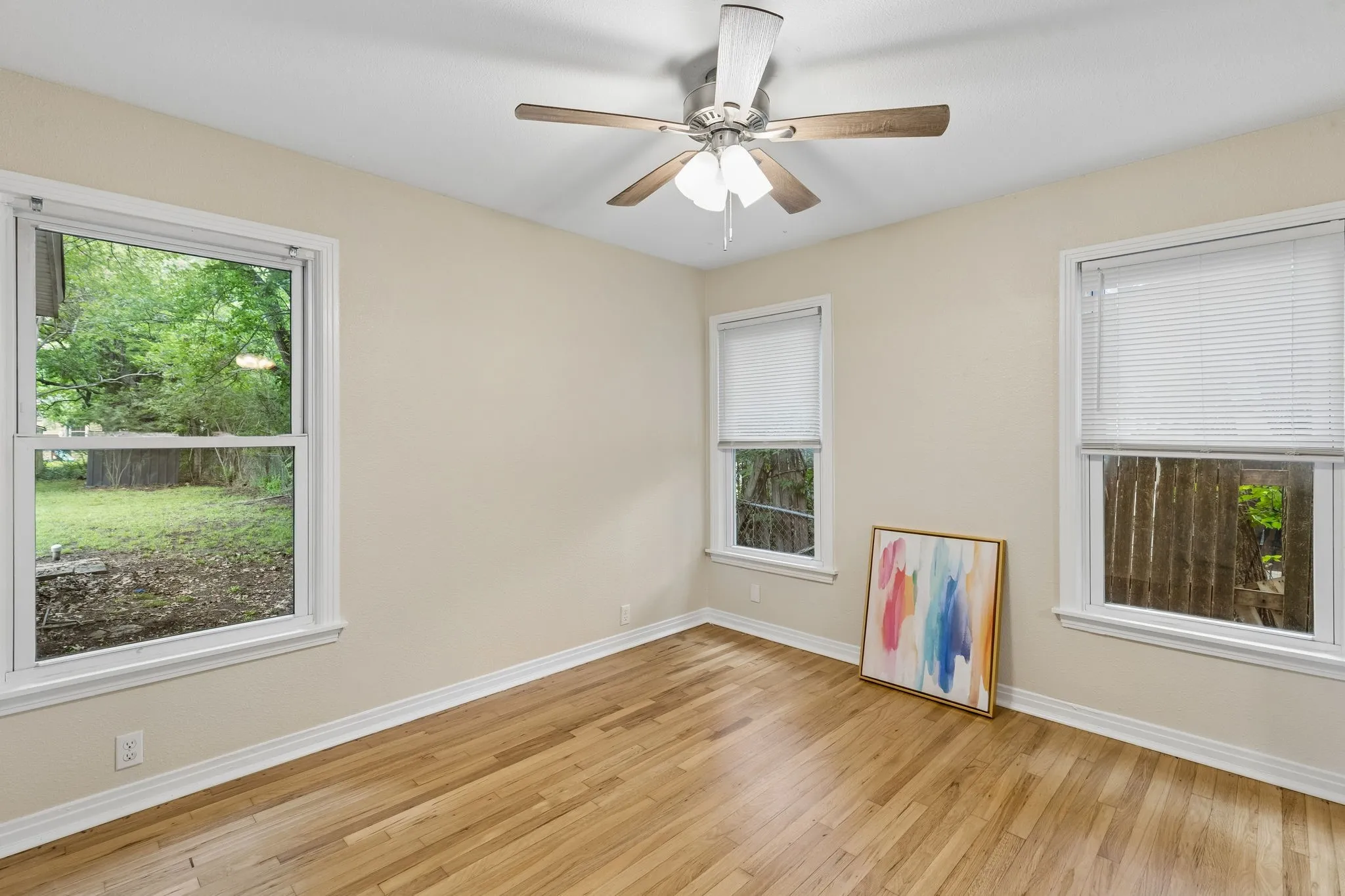 Single Family Residence For Sale in Grayson County , 411 W Taylor Street, Sherman, Texas 75092, 3 Bedroom, 2 Bathroom, 1 Garage spaces, 1,300 Sqft, built in 1952, mls#21317292, Real Estate Agent in Sherman, Homes For Sale in Grayson county, Homes For Sale in Sherman, Realtor in Sherman Texas, Real Estate Brokerage Independent Realty Texas, Luminita Cordes Realtor