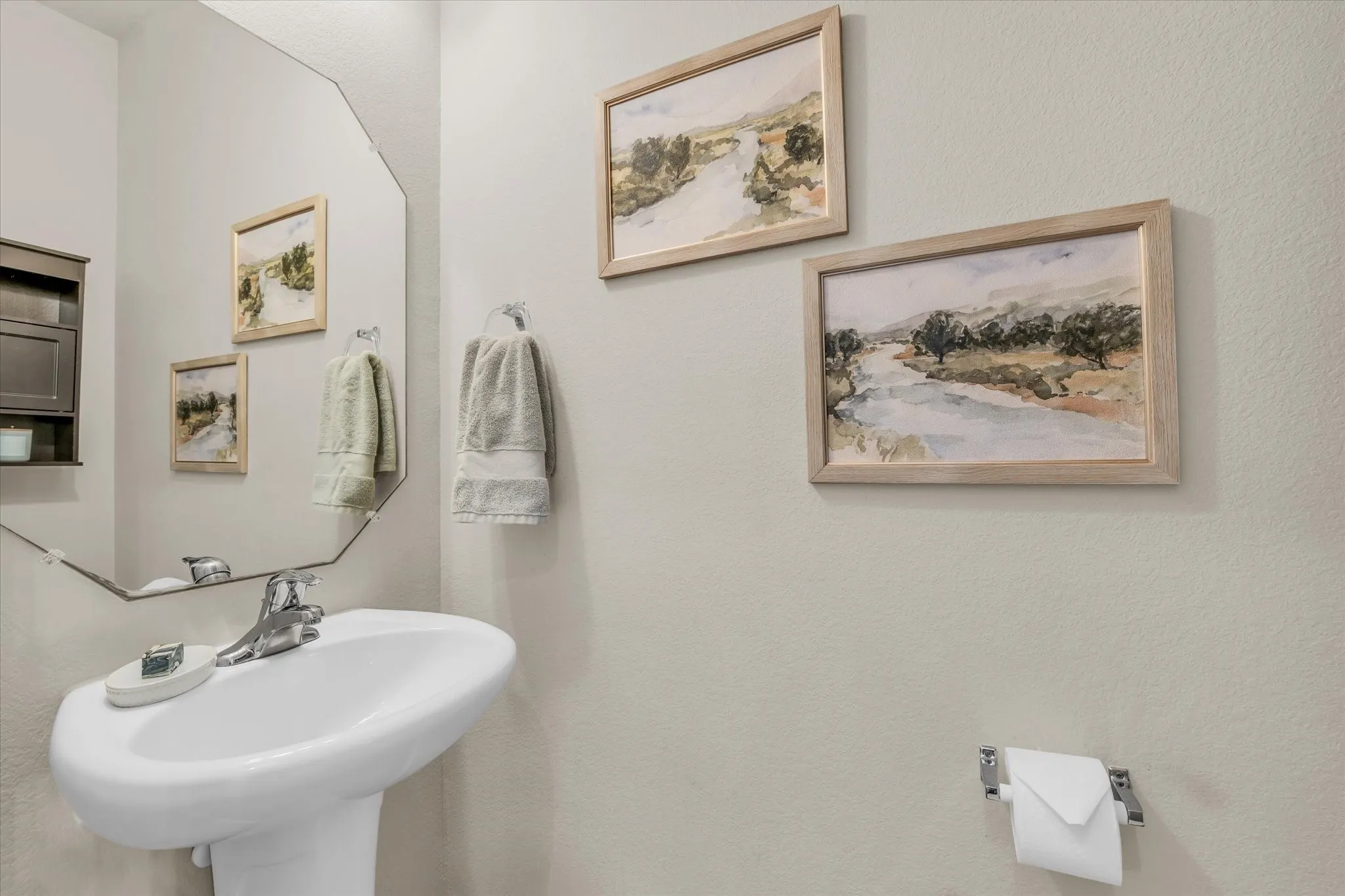 1/2 bath main floor
