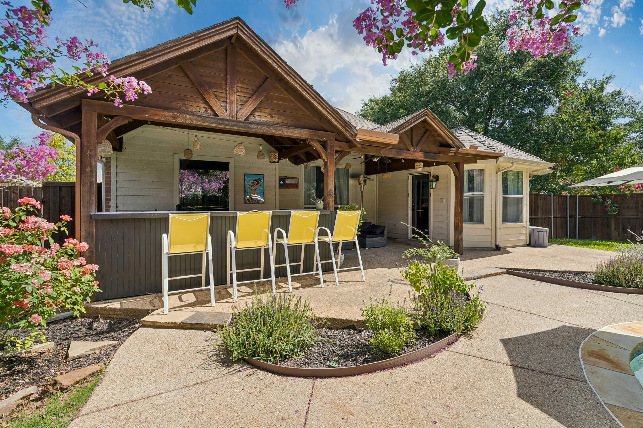 Single Family Residence For Sale in Collin County , 8401 Green Ash Drive, Mc Kinney, Texas 75071, 3 Bedroom, 2 Bathroom, 2 Garage spaces, 1,711 Sqft, built in 2004, mls#21319438, Real Estate Agent in Mc Kinney, Homes For Sale in Collin county, Homes For Sale in Mc Kinney, Realtor in Mc Kinney Texas, Real Estate Brokerage Independent Realty Texas, Luminita Cordes Realtor