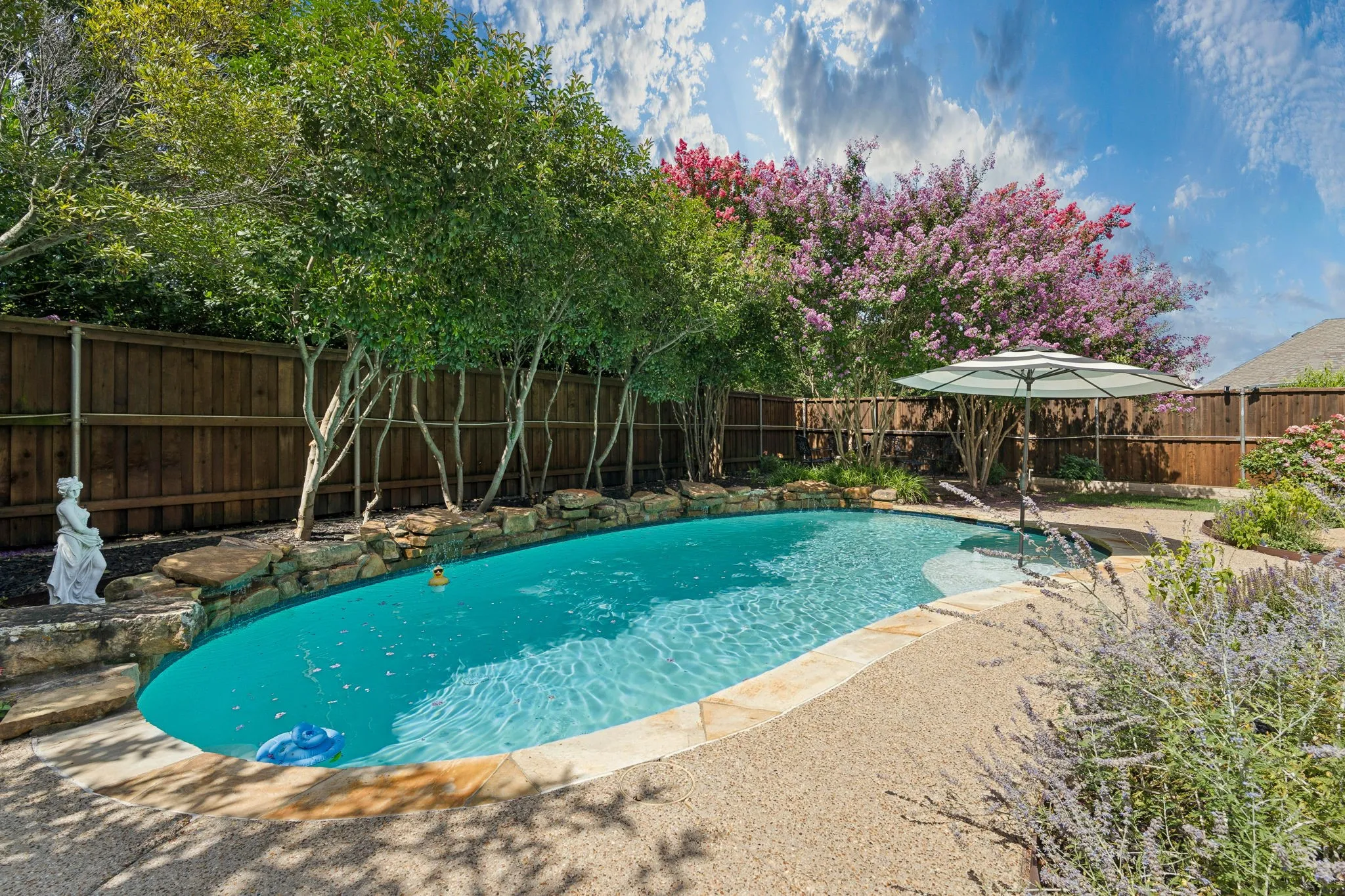 Single Family Residence For Sale in Collin County , 8401 Green Ash Drive, Mc Kinney, Texas 75071, 3 Bedroom, 2 Bathroom, 2 Garage spaces, 1,711 Sqft, built in 2004, mls#21319438, Real Estate Agent in Mc Kinney, Homes For Sale in Collin county, Homes For Sale in Mc Kinney, Realtor in Mc Kinney Texas, Real Estate Brokerage Independent Realty Texas, Luminita Cordes Realtor