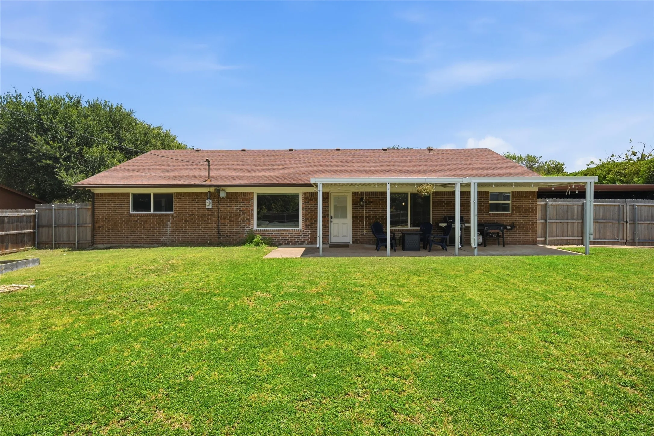 Single Family Residence For Sale in Mc Lennan County , 308 Oakwood Lane, Hewitt, Texas 76643, 3 Bedroom, 2 Bathroom, 1 Garage spaces, 1,508 Sqft, built in 1979, mls#21319170, Real Estate Agent in Hewitt, Homes For Sale in Mc Lennan county, Homes For Sale in Hewitt, Realtor in Hewitt Texas, Real Estate Brokerage Independent Realty Texas, Luminita Cordes Realtor