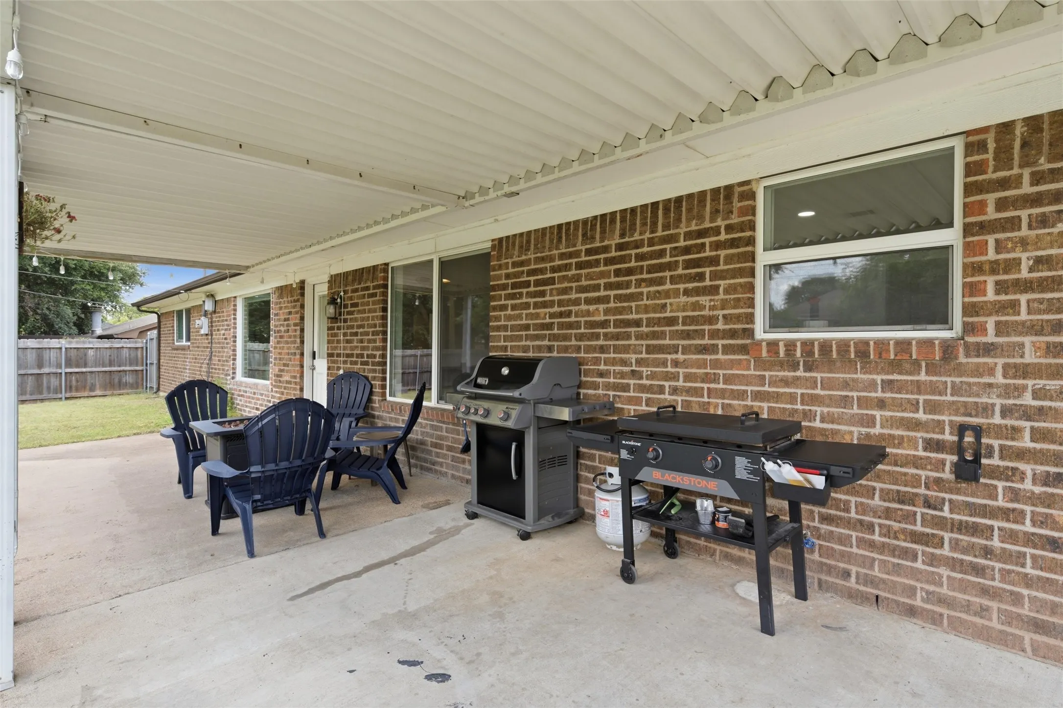 Single Family Residence For Sale in Mc Lennan County , 308 Oakwood Lane, Hewitt, Texas 76643, 3 Bedroom, 2 Bathroom, 1 Garage spaces, 1,508 Sqft, built in 1979, mls#21319170, Real Estate Agent in Hewitt, Homes For Sale in Mc Lennan county, Homes For Sale in Hewitt, Realtor in Hewitt Texas, Real Estate Brokerage Independent Realty Texas, Luminita Cordes Realtor