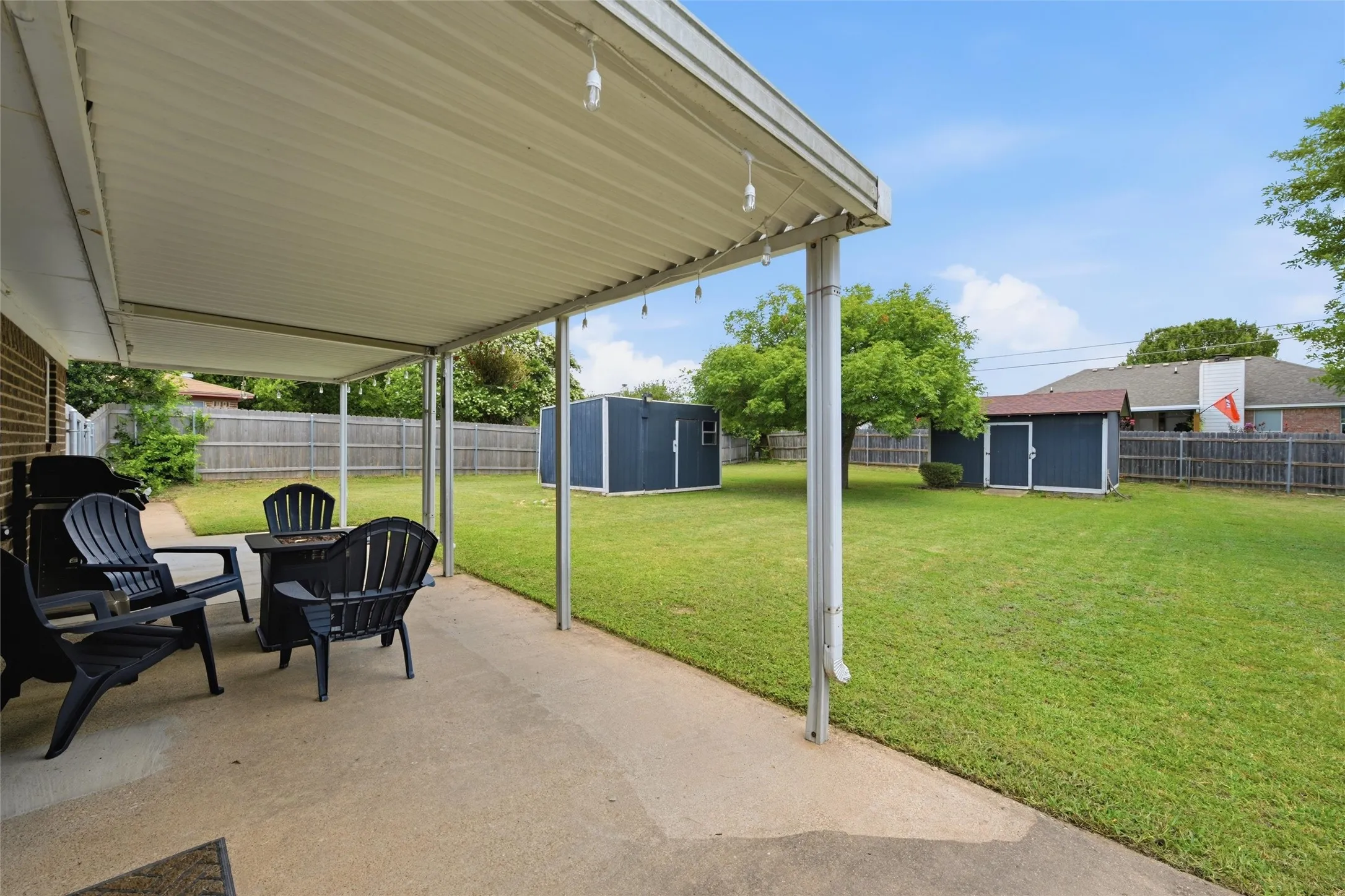 Single Family Residence For Sale in Mc Lennan County , 308 Oakwood Lane, Hewitt, Texas 76643, 3 Bedroom, 2 Bathroom, 1 Garage spaces, 1,508 Sqft, built in 1979, mls#21319170, Real Estate Agent in Hewitt, Homes For Sale in Mc Lennan county, Homes For Sale in Hewitt, Realtor in Hewitt Texas, Real Estate Brokerage Independent Realty Texas, Luminita Cordes Realtor