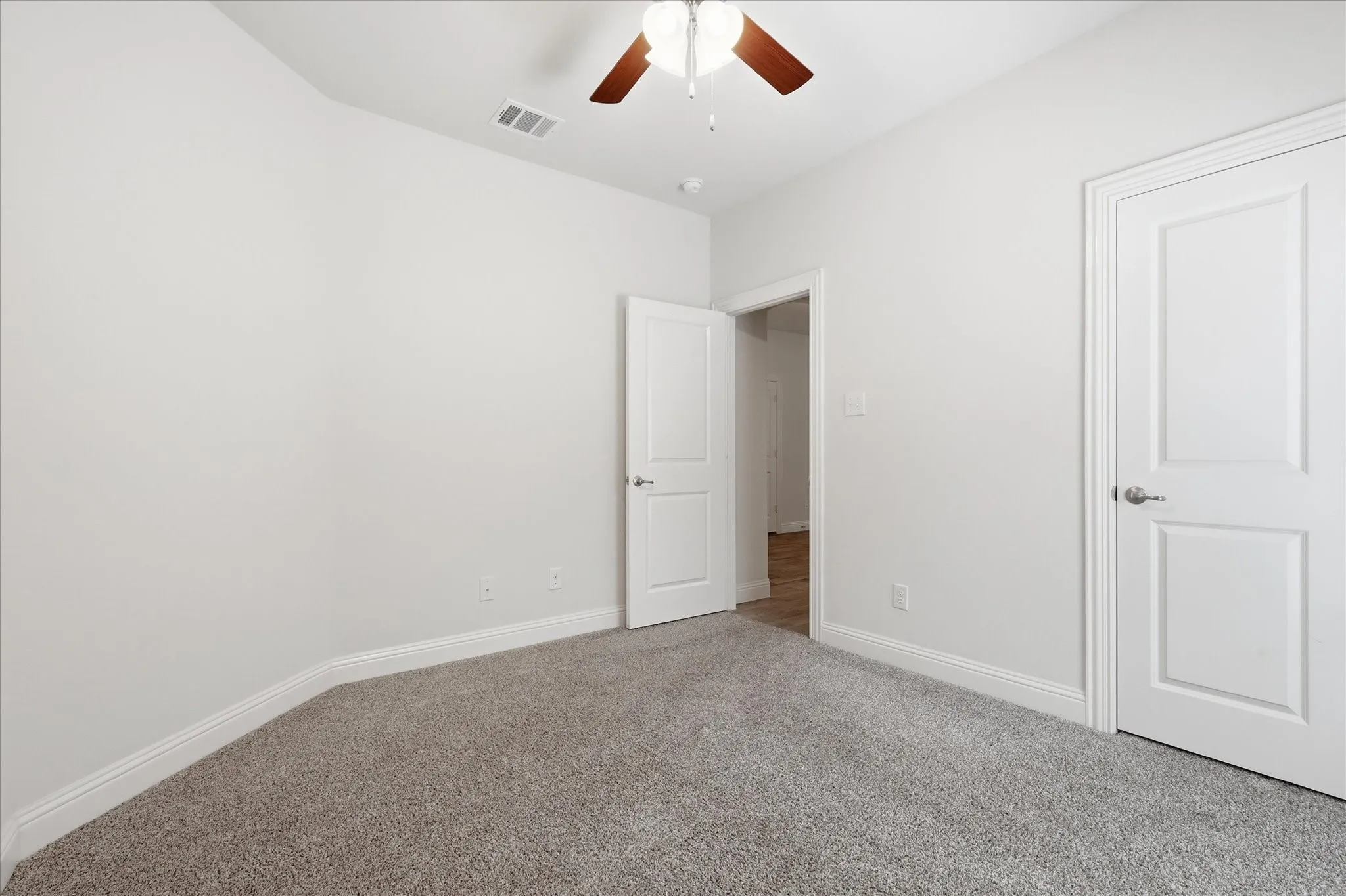 Single Family Residence For Sale in Denton County , 1416 Trailwood Terrace, Little Elm, Texas 76227, 3 Bedroom, 2 Bathroom, 2 Garage spaces, 1,882 Sqft, built in 2019, mls#21316861, Real Estate Agent in Little Elm, Homes For Sale in Denton county, Homes For Sale in Little Elm, Realtor in Little Elm Texas, Real Estate Brokerage Independent Realty Texas, Luminita Cordes Realtor