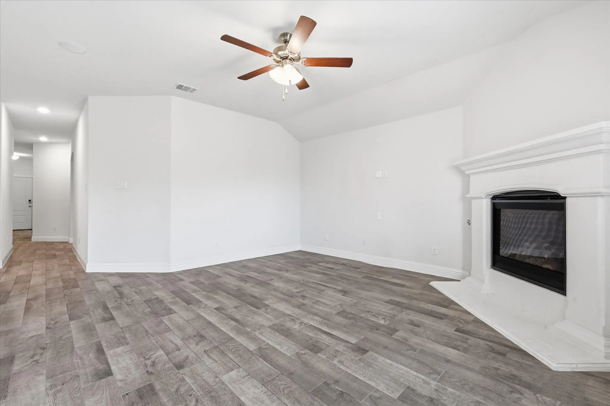 Single Family Residence For Sale in Denton County , 1416 Trailwood Terrace, Little Elm, Texas 76227, 3 Bedroom, 2 Bathroom, 2 Garage spaces, 1,882 Sqft, built in 2019, mls#21316861, Real Estate Agent in Little Elm, Homes For Sale in Denton county, Homes For Sale in Little Elm, Realtor in Little Elm Texas, Real Estate Brokerage Independent Realty Texas, Luminita Cordes Realtor