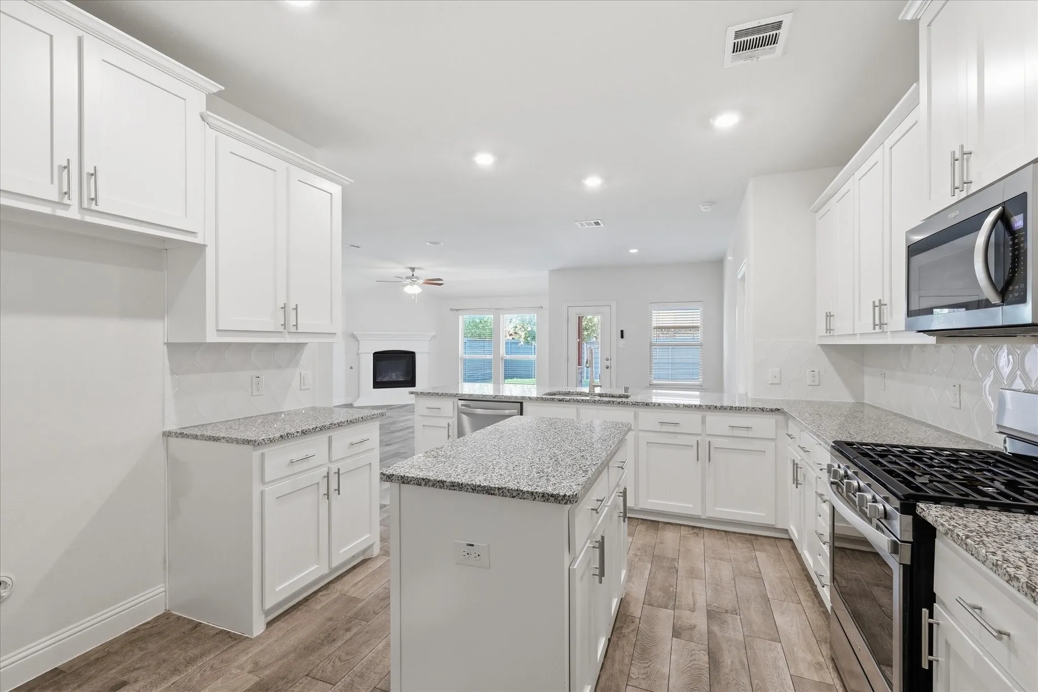 Single Family Residence For Sale in Denton County , 1416 Trailwood Terrace, Little Elm, Texas 76227, 3 Bedroom, 2 Bathroom, 2 Garage spaces, 1,882 Sqft, built in 2019, mls#21316861, Real Estate Agent in Little Elm, Homes For Sale in Denton county, Homes For Sale in Little Elm, Realtor in Little Elm Texas, Real Estate Brokerage Independent Realty Texas, Luminita Cordes Realtor
