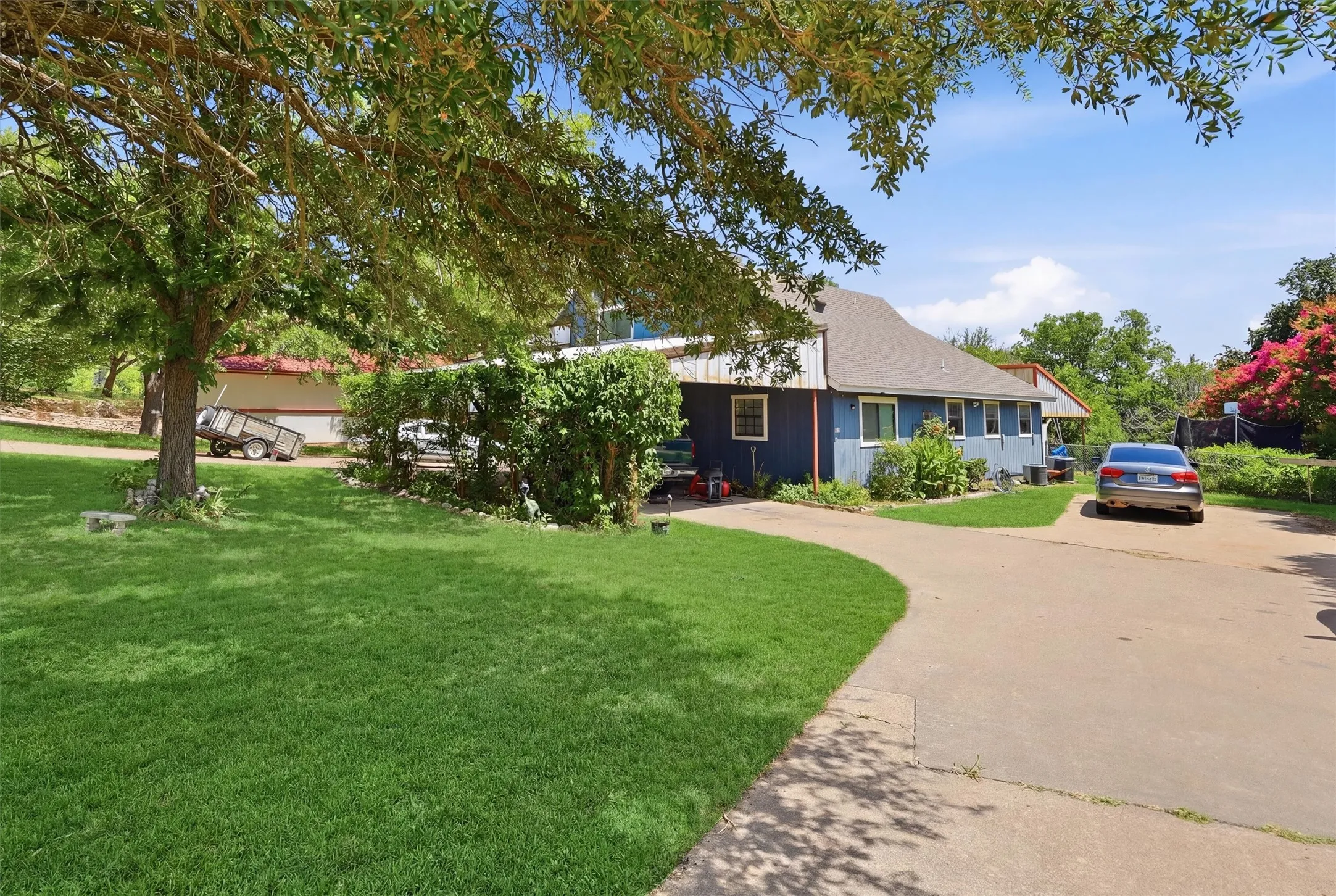 Single Family Residence For Sale in Parker County , 1101 Charles Street, Weatherford, Texas 76086, 3 Bedroom, 2 Bathroom, Garage spaces, 1,920 Sqft, built in 2014, mls#21316401, Real Estate Agent in Weatherford, Homes For Sale in Parker county, Homes For Sale in Weatherford, Realtor in Weatherford Texas, Real Estate Brokerage Independent Realty Texas, Luminita Cordes Realtor