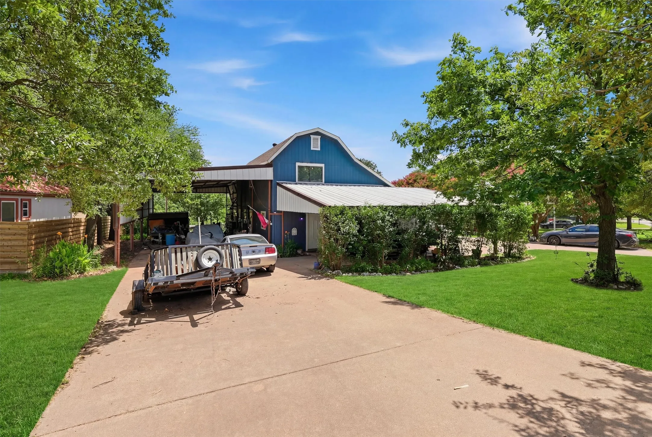 Single Family Residence For Sale in Parker County , 1101 Charles Street, Weatherford, Texas 76086, 3 Bedroom, 2 Bathroom, Garage spaces, 1,920 Sqft, built in 2014, mls#21316401, Real Estate Agent in Weatherford, Homes For Sale in Parker county, Homes For Sale in Weatherford, Realtor in Weatherford Texas, Real Estate Brokerage Independent Realty Texas, Luminita Cordes Realtor