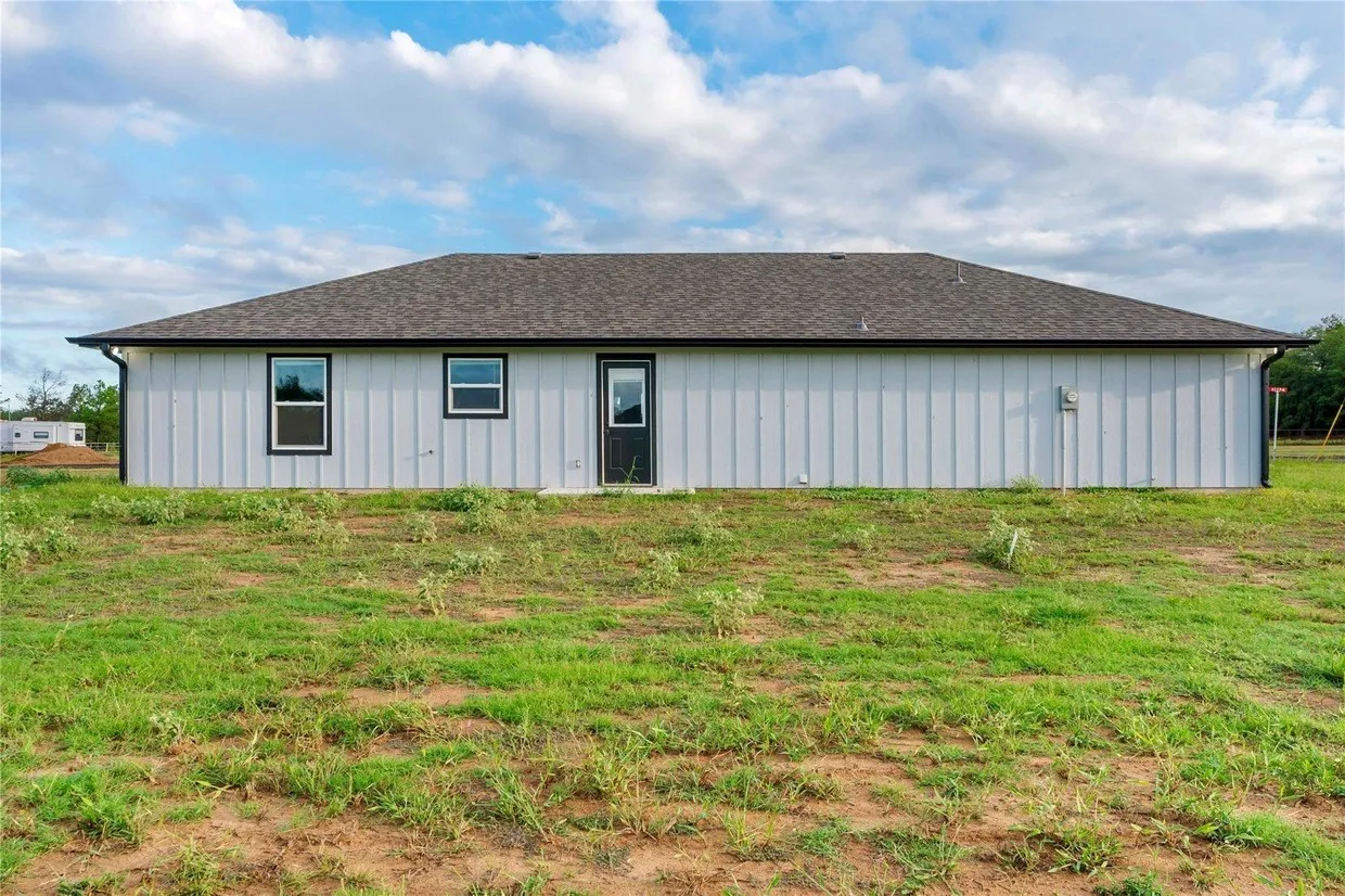 Single Family Residence For Sale in Lamar County , 23 PR 43794, Paris, Texas 75462, 3 Bedroom, 2 Bathroom, Garage spaces, 1,457 Sqft, built in 2024, mls#21319615, Real Estate Agent in Paris, Homes For Sale in Lamar county, Homes For Sale in Paris, Realtor in Paris Texas, Real Estate Brokerage Independent Realty Texas, Luminita Cordes Realtor
